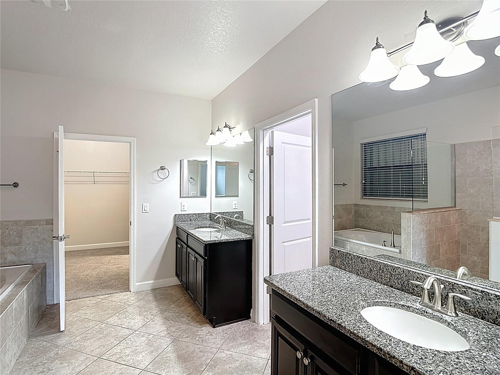 Image 35 of 54 For 5004 Bella Armonia Circle