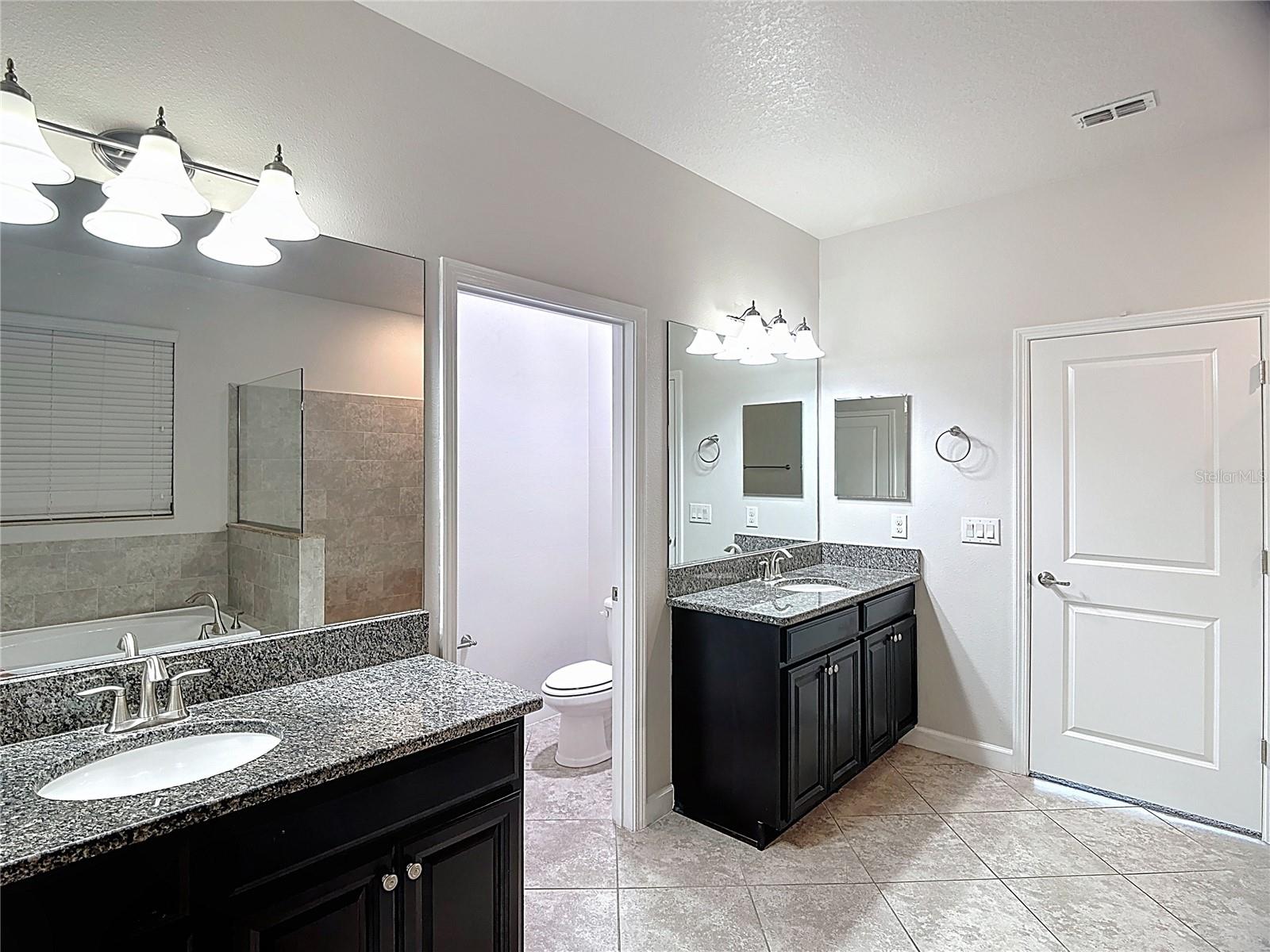 Image 38 of 54 For 5004 Bella Armonia Circle