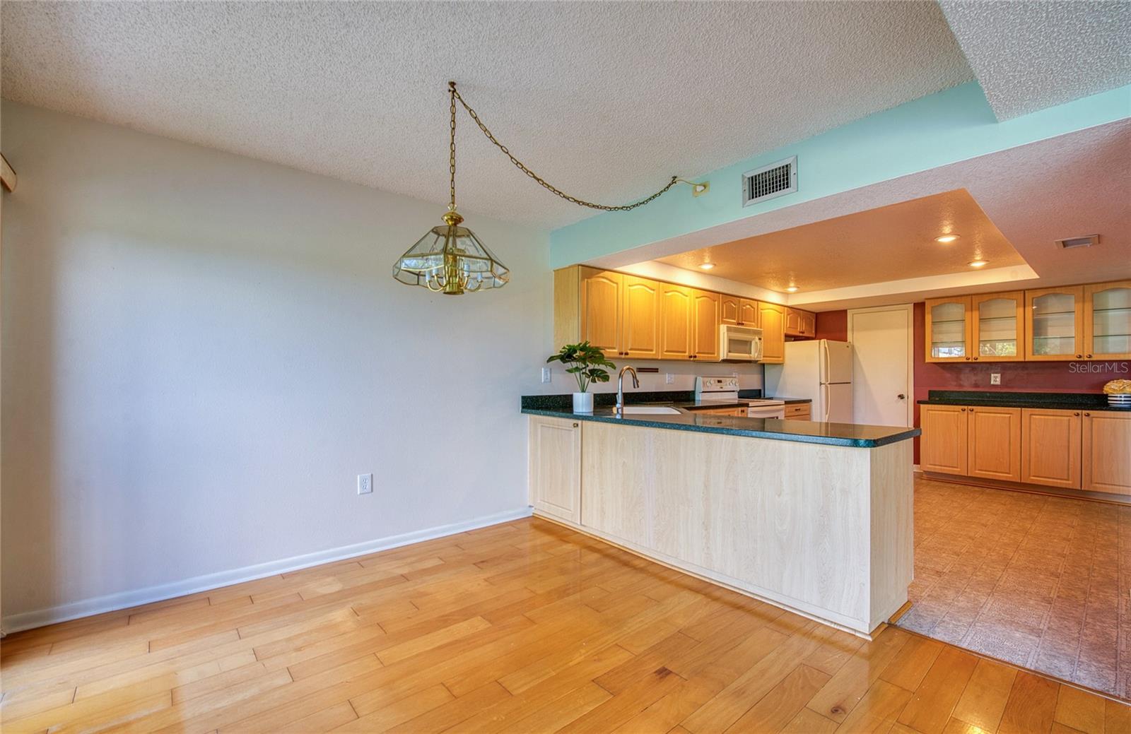 Image 16 of 48 For 225 Country Club Drive 1209