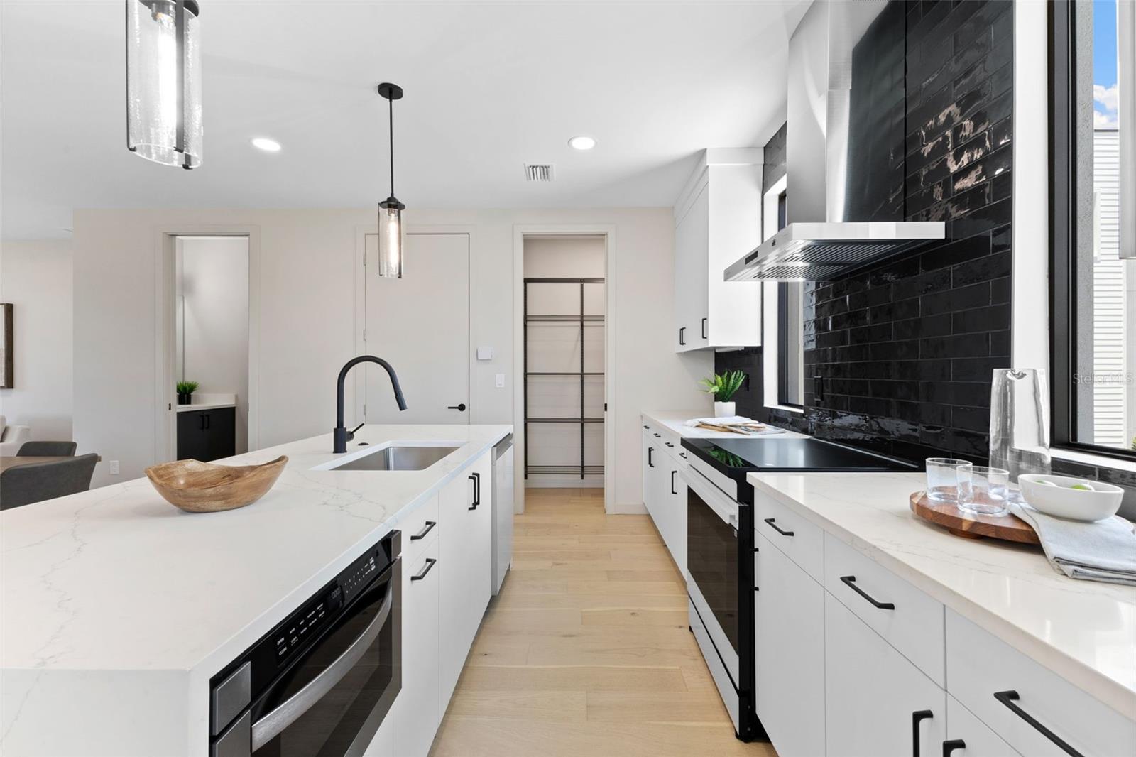 Image 25 of 56 For 2205 16th Street N