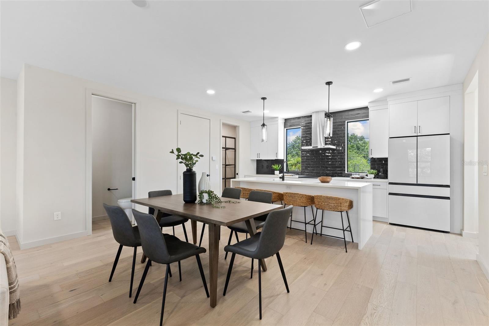 Image 31 of 56 For 2205 16th Street N