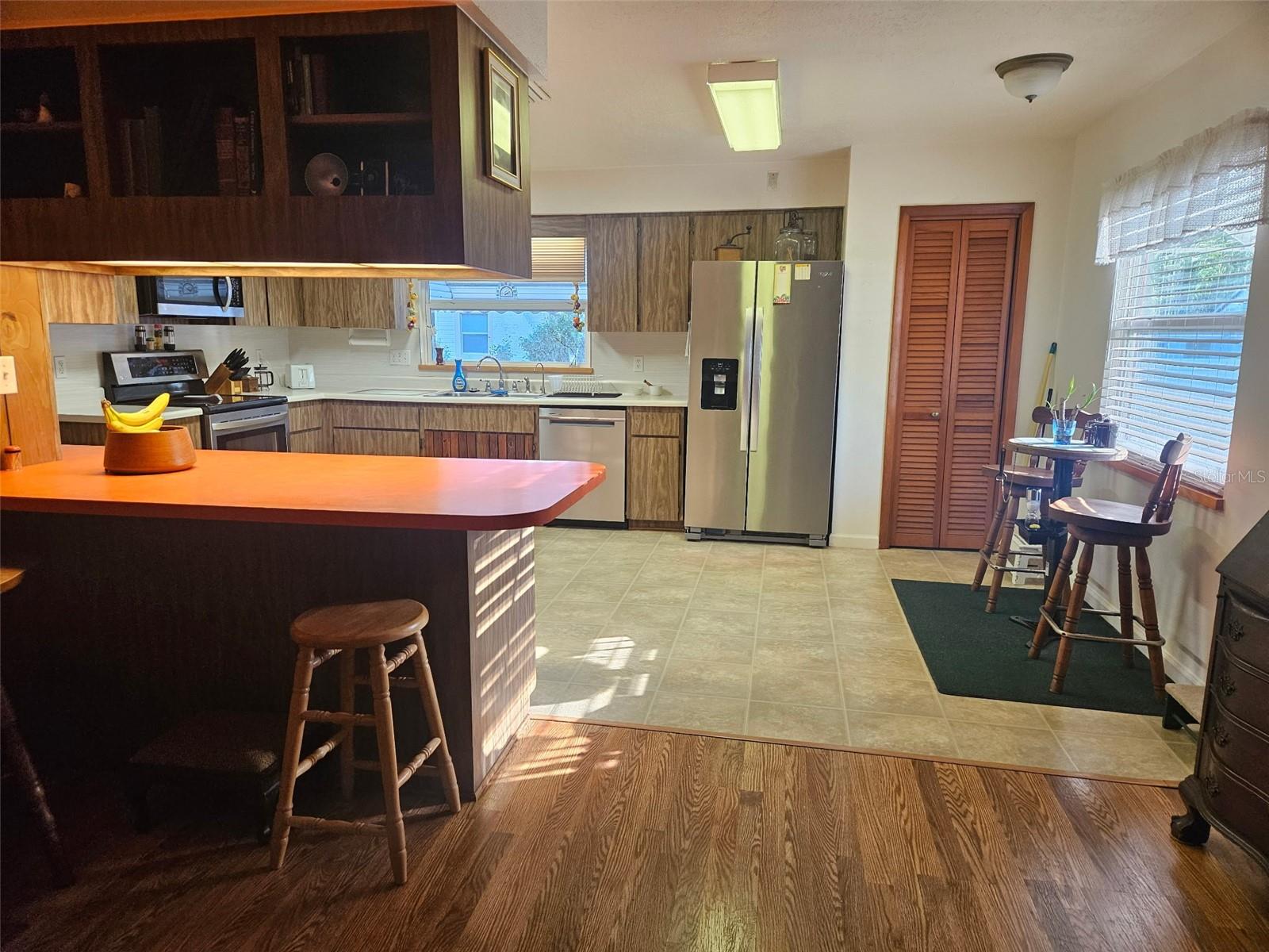 Image 14 of 44 For 1109 Burton Street