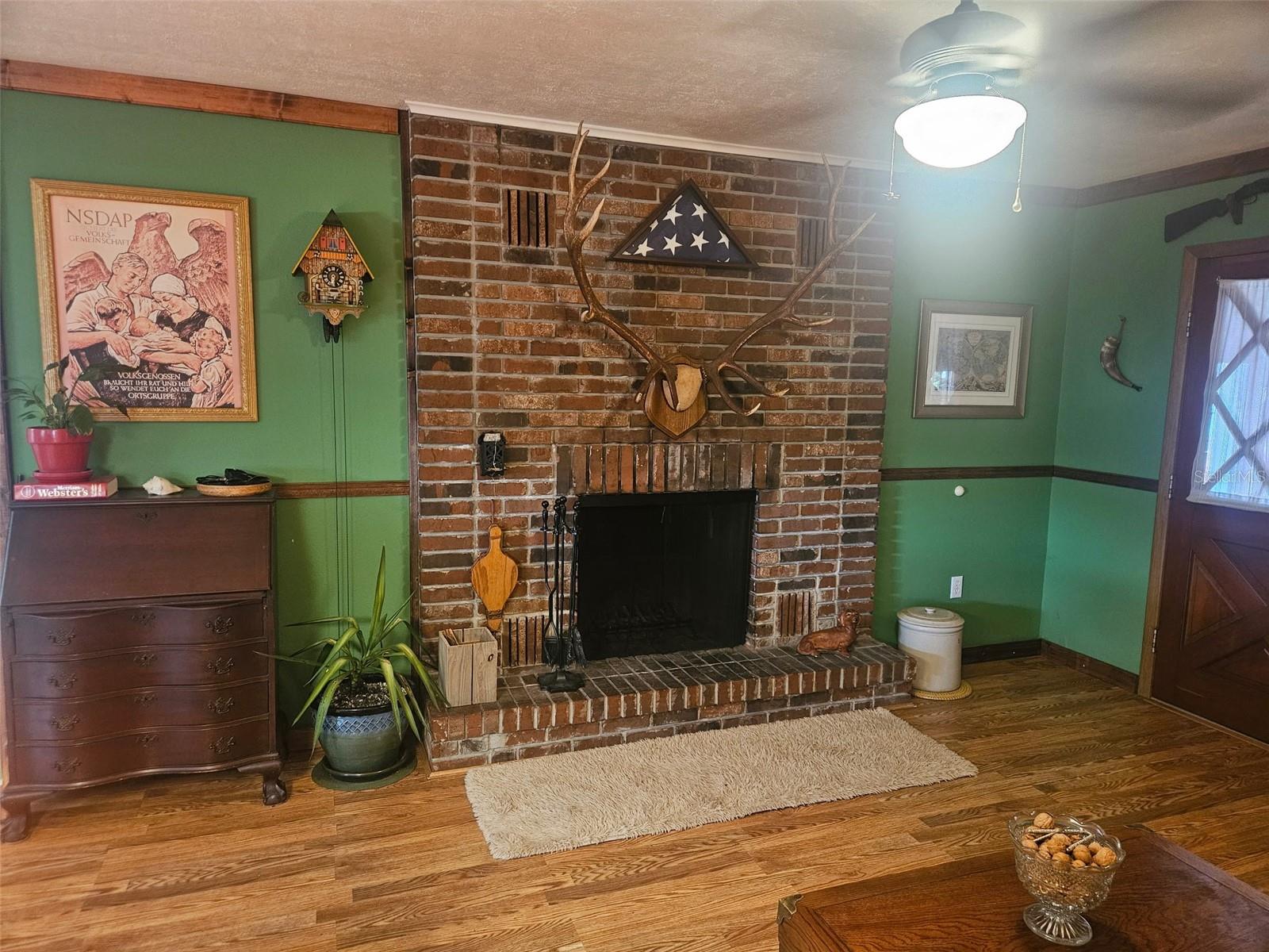 Image 15 of 44 For 1109 Burton Street