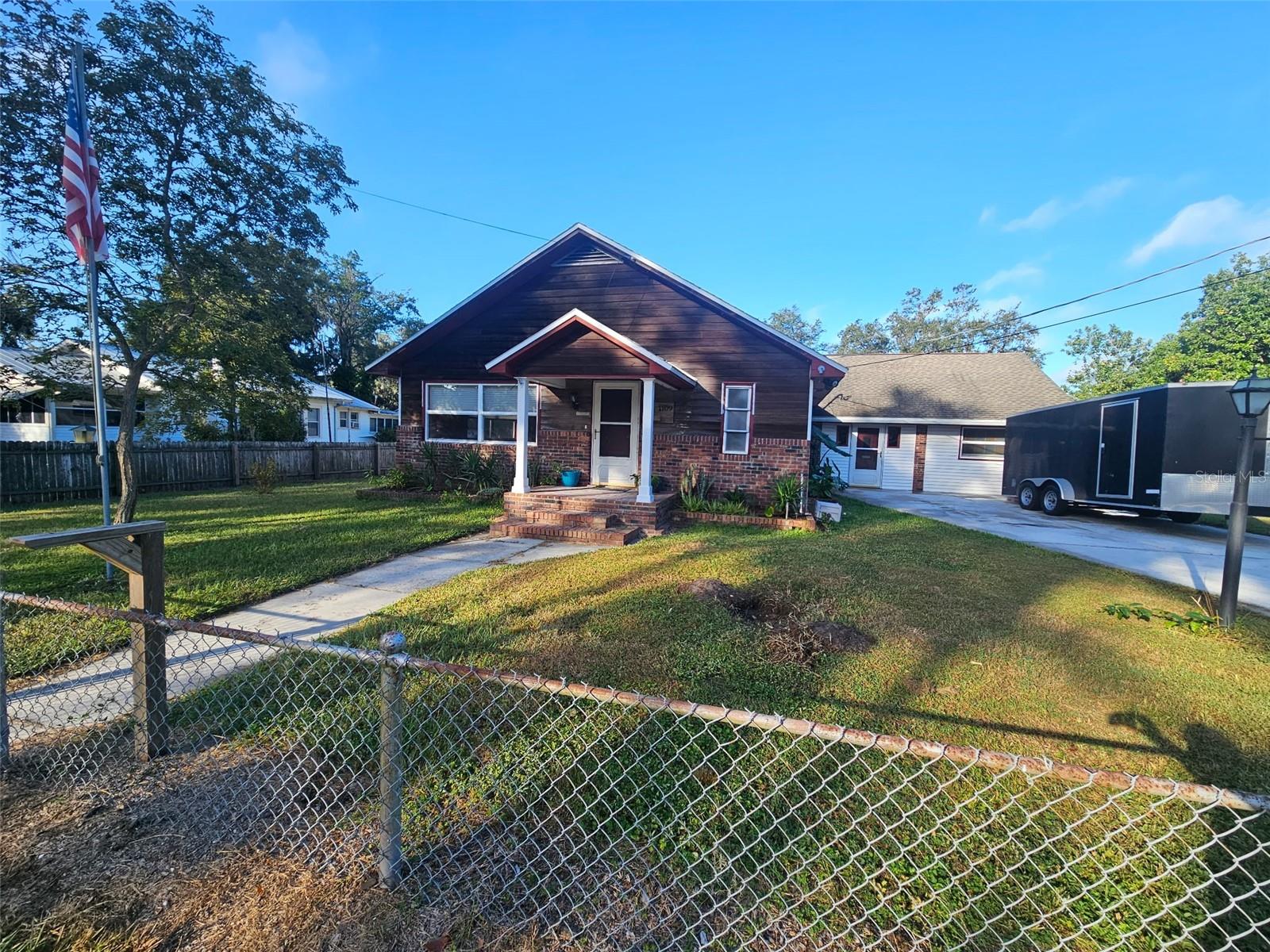 Image 2 of 44 For 1109 Burton Street