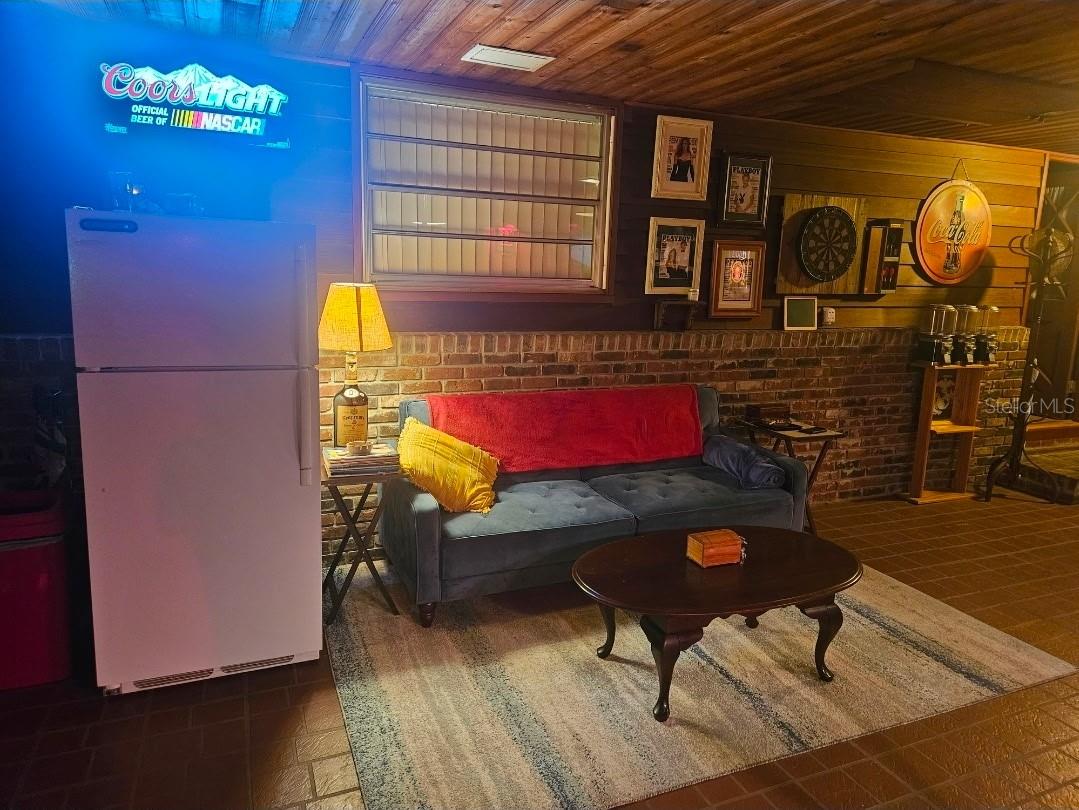 Image 26 of 44 For 1109 Burton Street