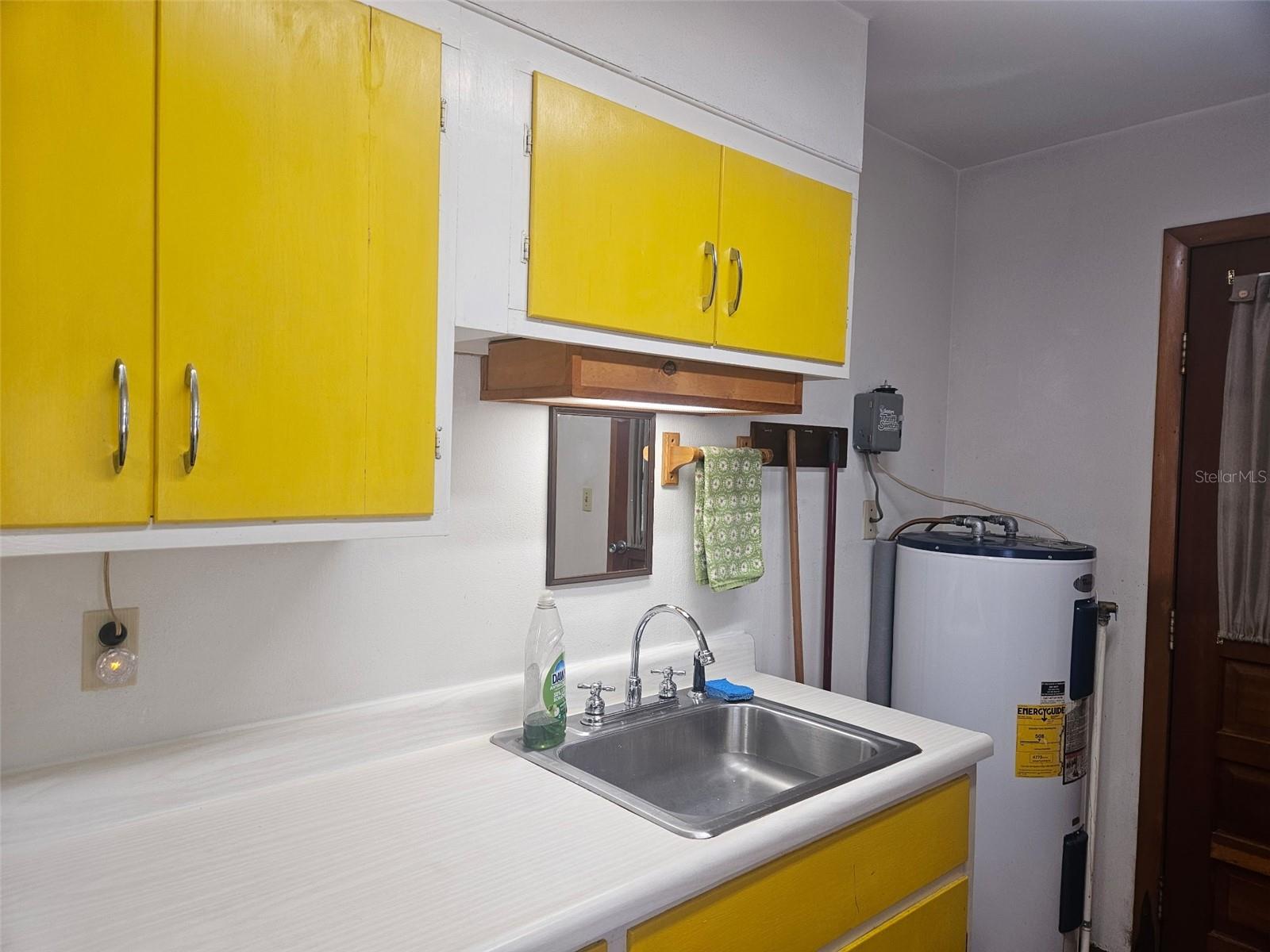 Image 30 of 44 For 1109 Burton Street