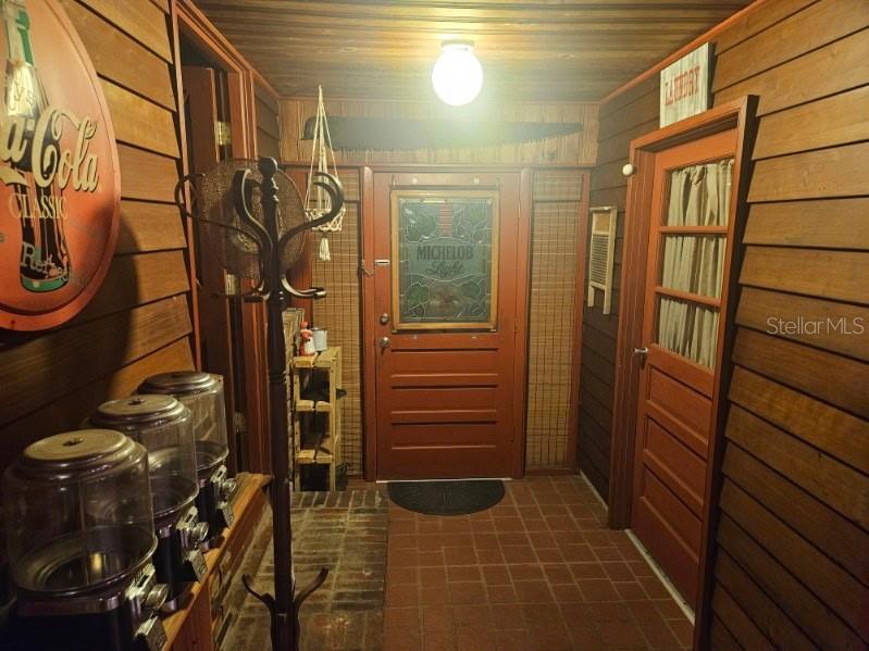 Image 35 of 44 For 1109 Burton Street