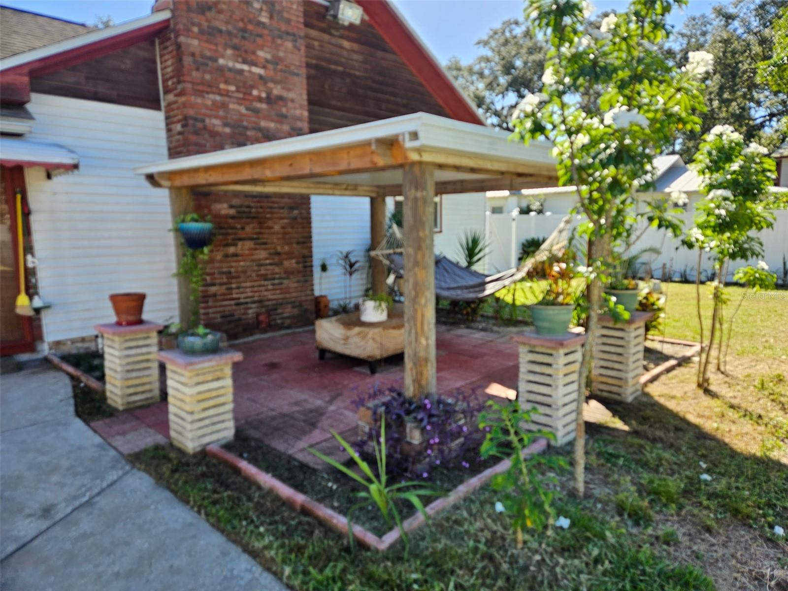 Image 37 of 44 For 1109 Burton Street