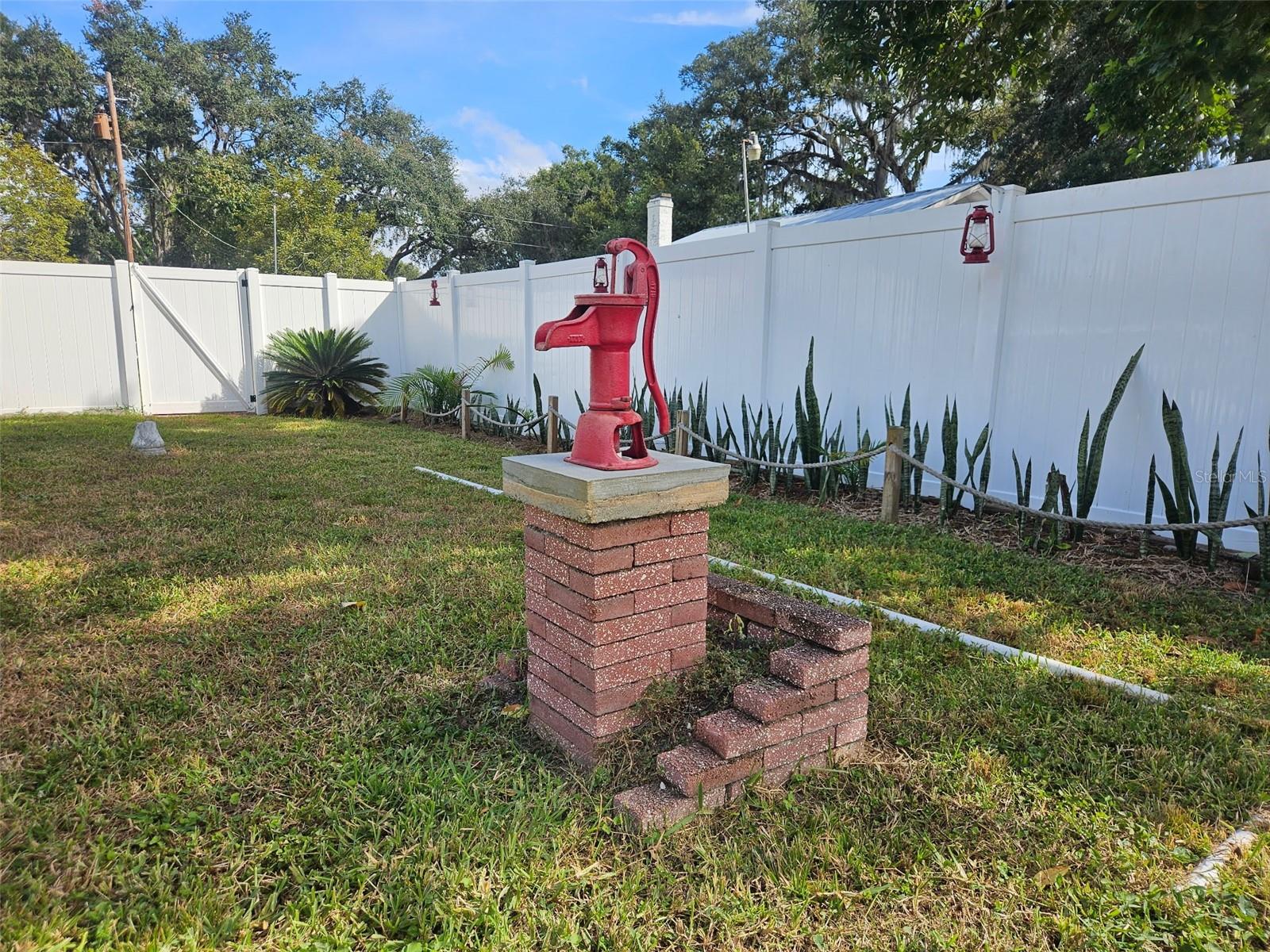 Image 38 of 44 For 1109 Burton Street