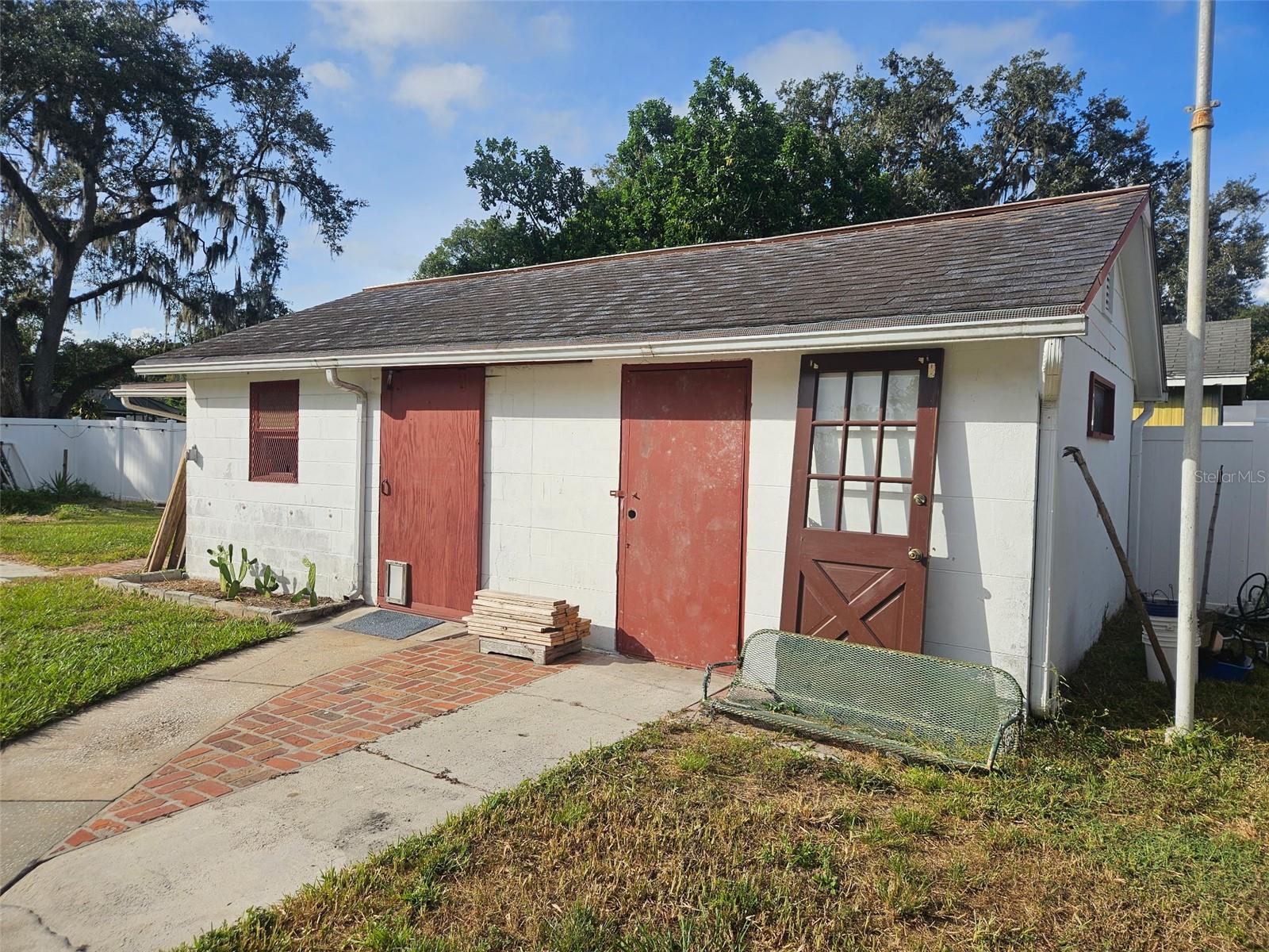 Image 43 of 44 For 1109 Burton Street