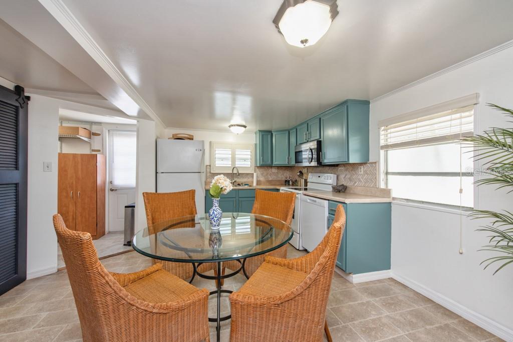 Image 6 of 42 For 4851 Gandy Boulevard B2l38