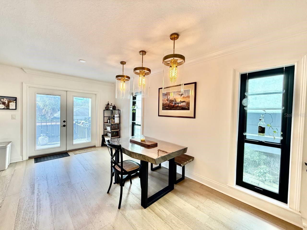 Image 10 of 44 For 162 Davis Boulevard