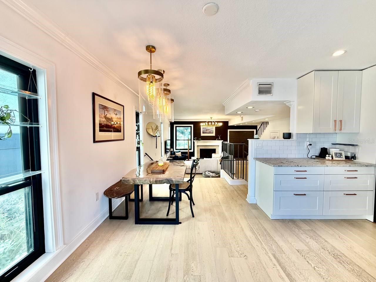 Image 11 of 44 For 162 Davis Boulevard