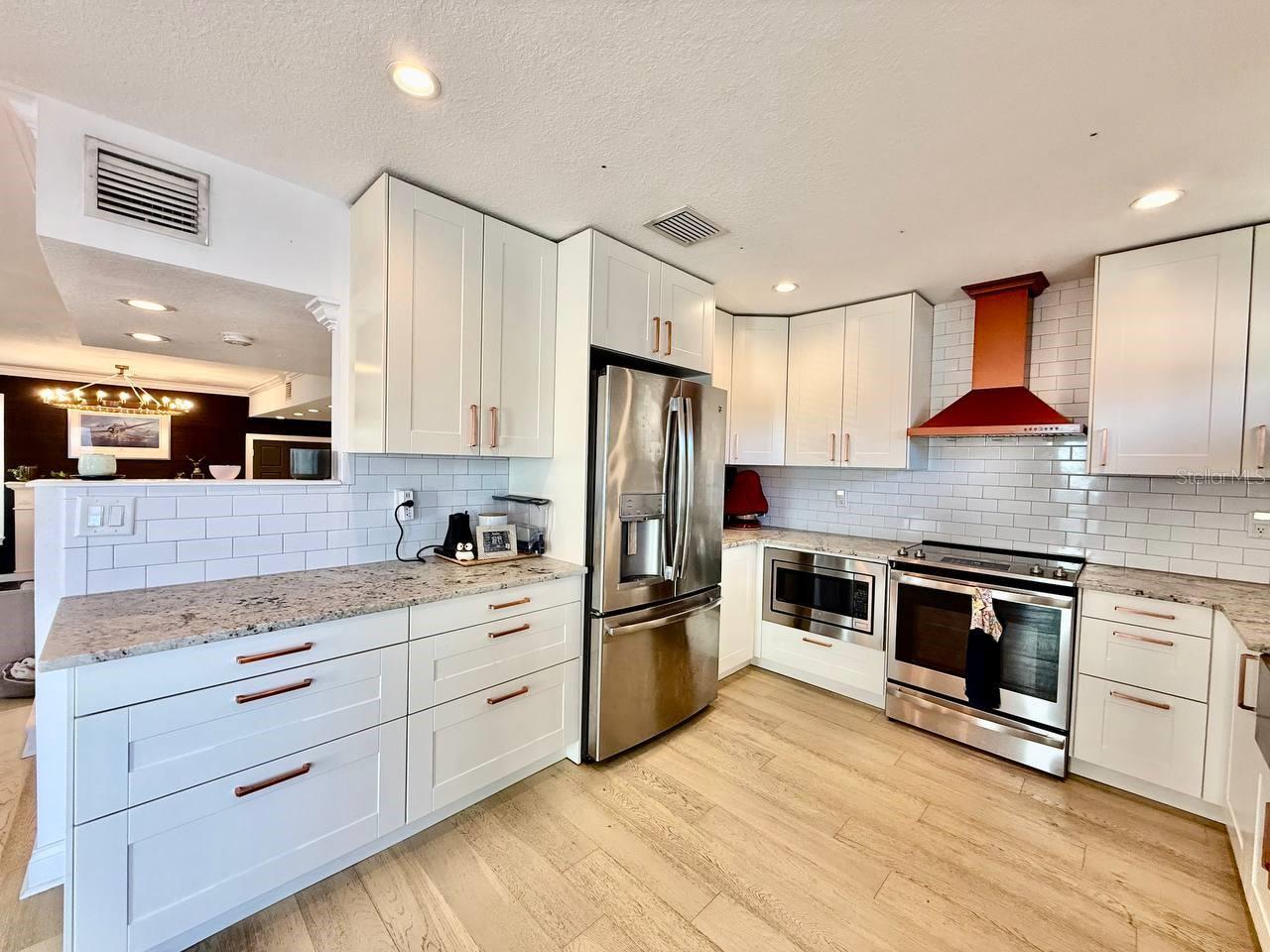 Image 13 of 44 For 162 Davis Boulevard