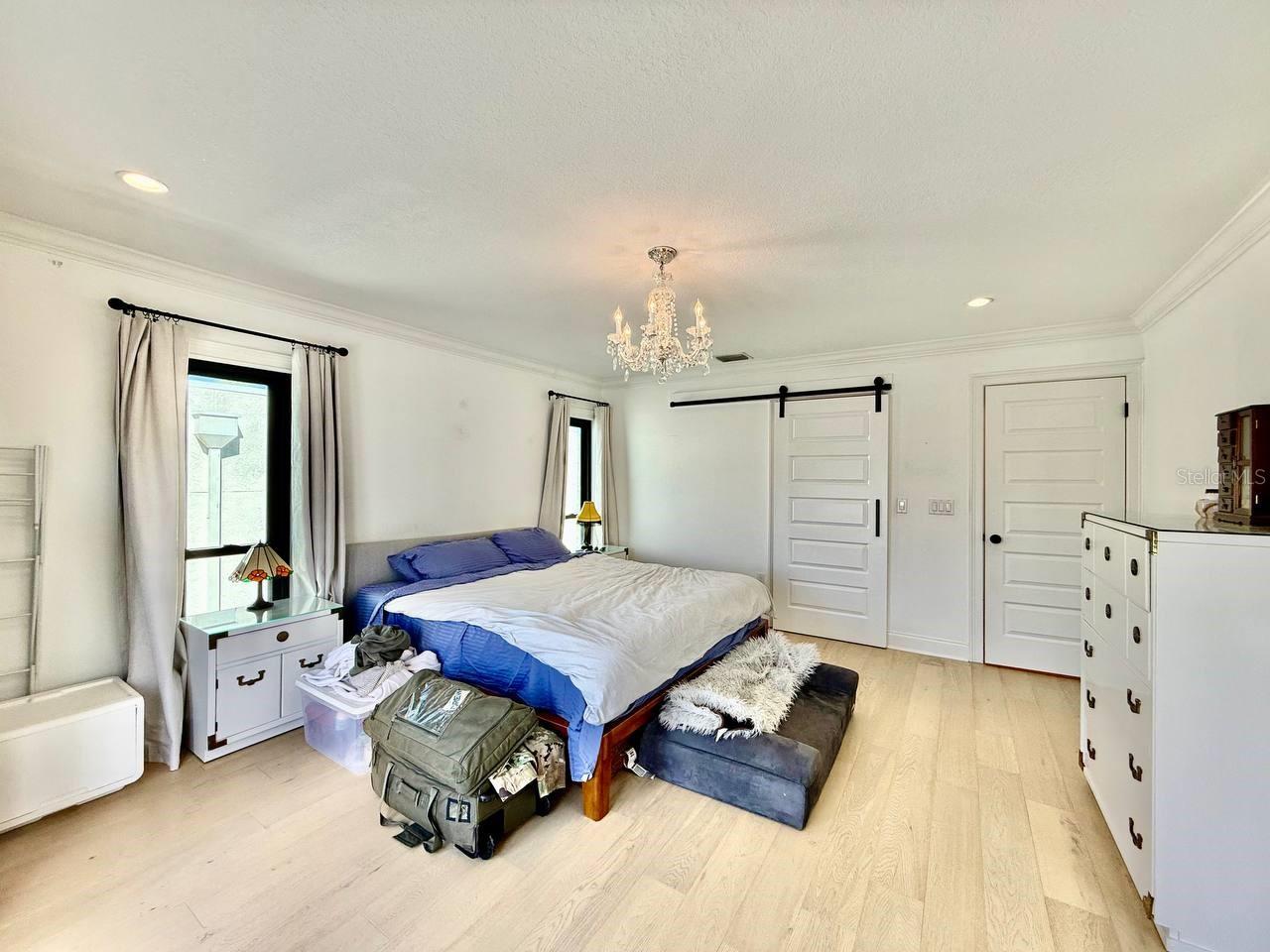 Image 18 of 44 For 162 Davis Boulevard