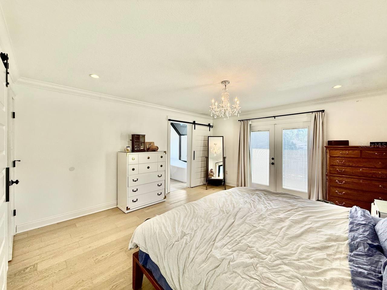 Image 19 of 44 For 162 Davis Boulevard