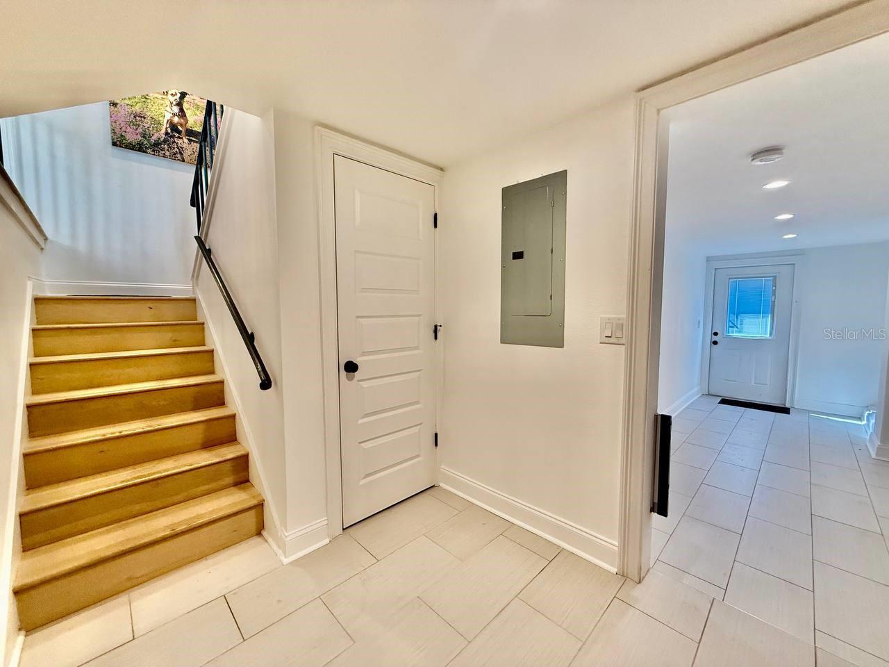 Image 31 of 44 For 162 Davis Boulevard