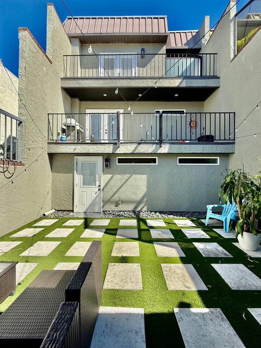 Image 37 of 44 For 162 Davis Boulevard