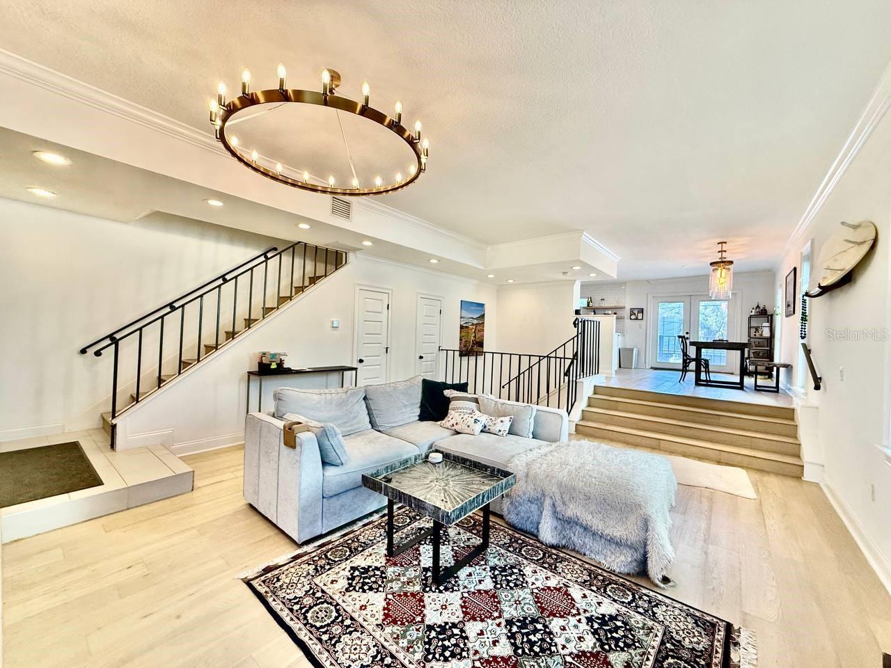 Image 6 of 44 For 162 Davis Boulevard