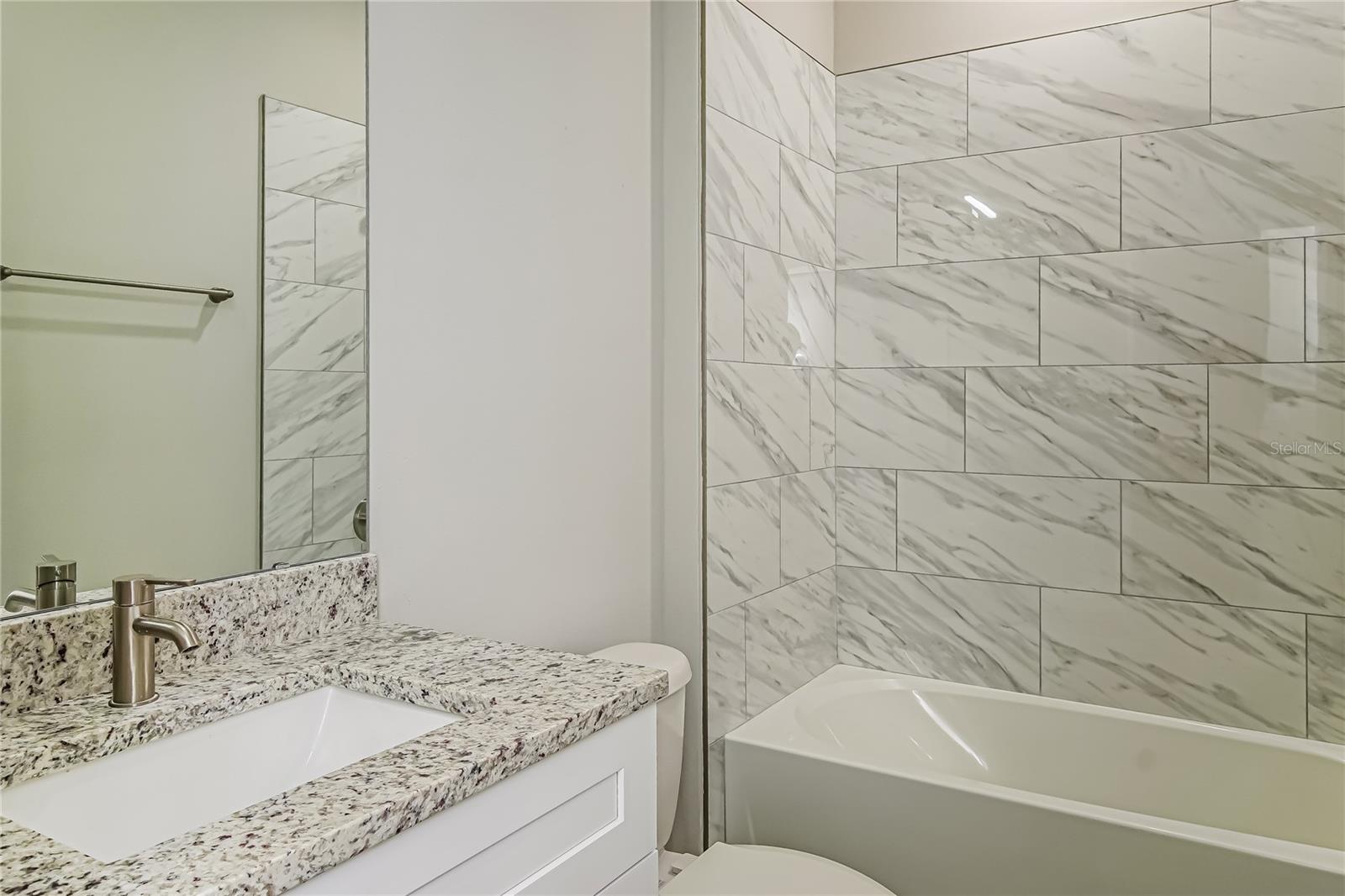 Image 14 of 15 For 967 Cambridge Court