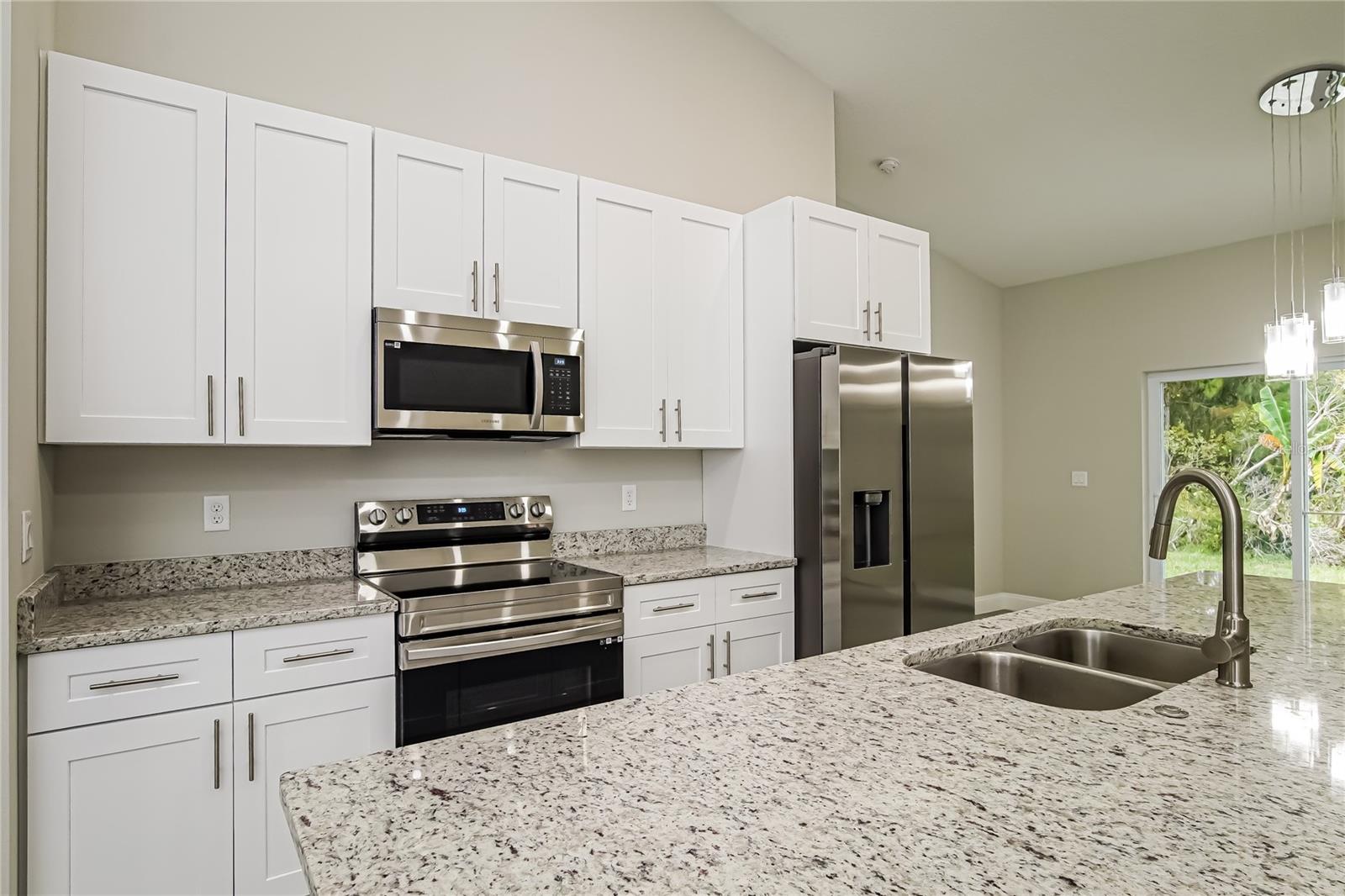 Image 6 of 15 For 967 Cambridge Court