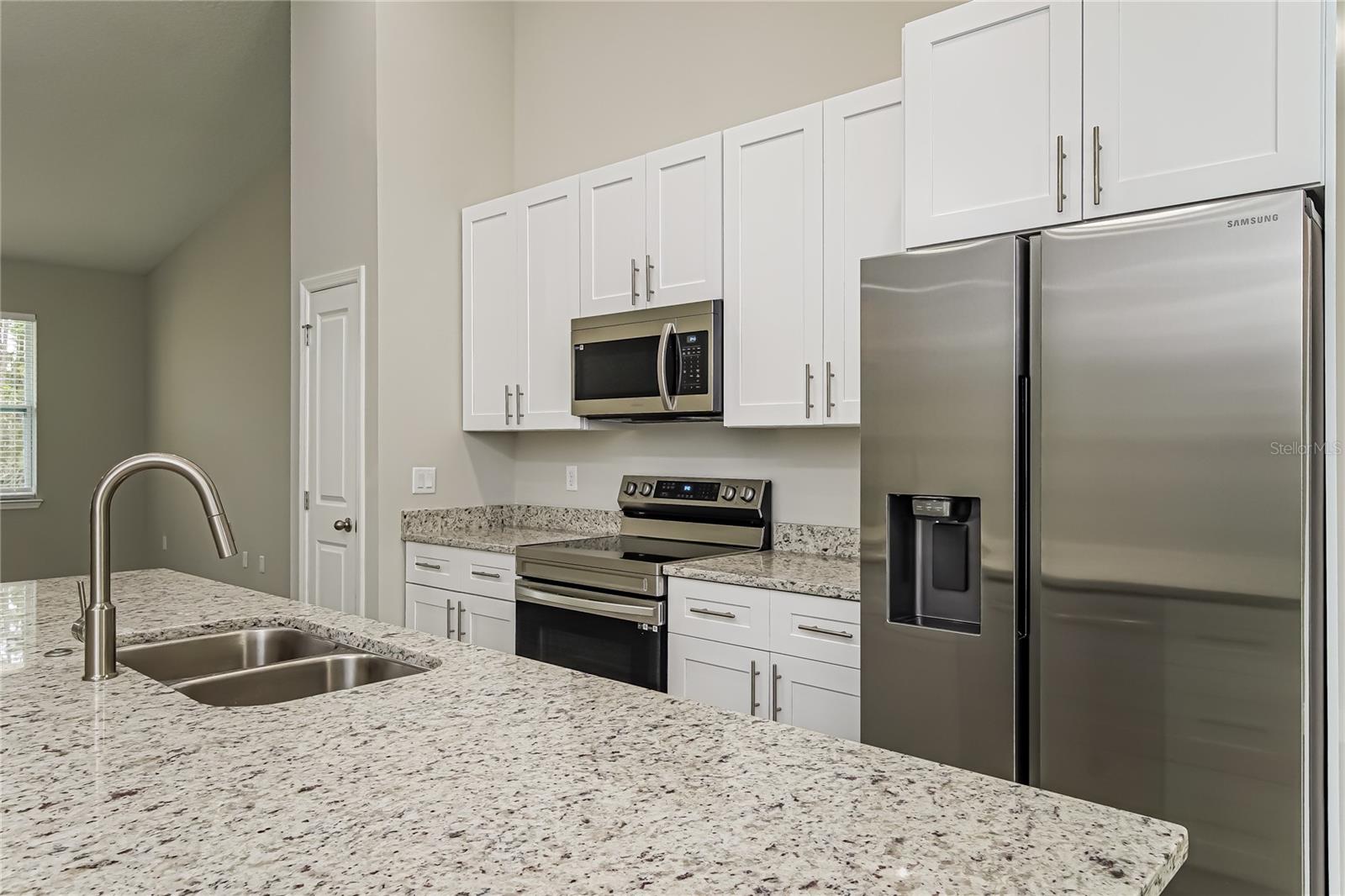 Image 7 of 15 For 967 Cambridge Court