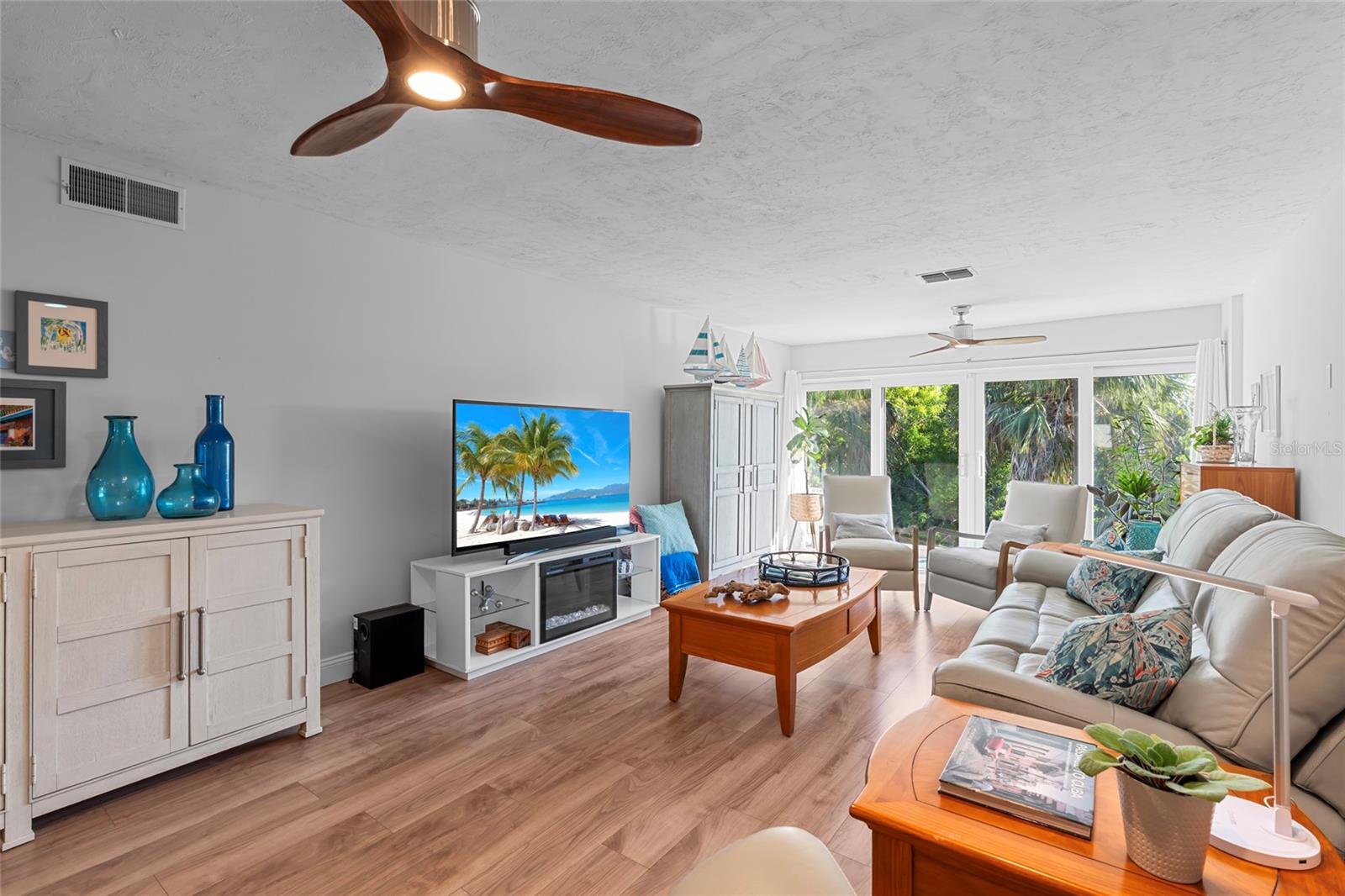 Image 11 of 37 For 10152 Regal Drive