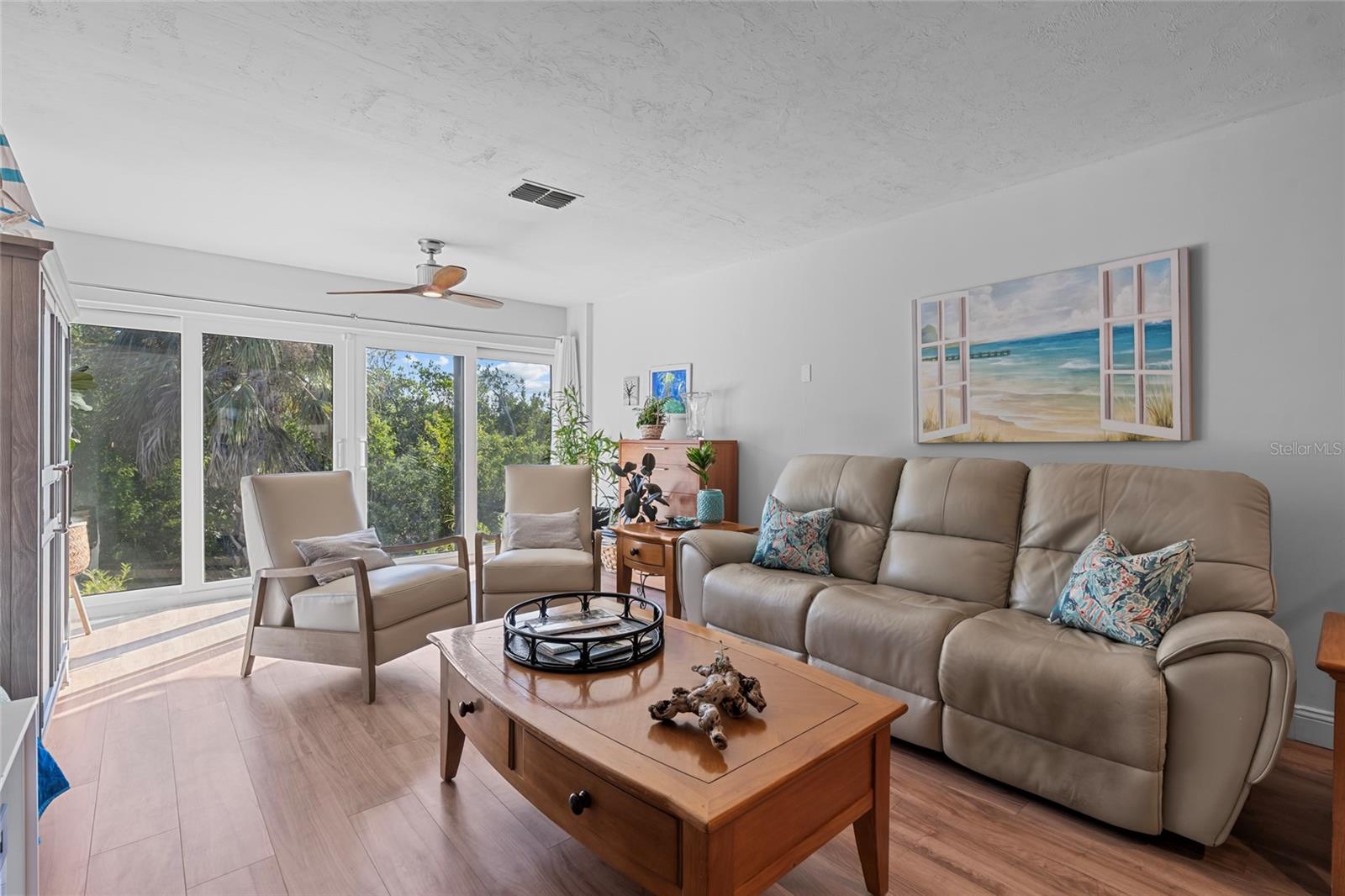 Image 12 of 37 For 10152 Regal Drive