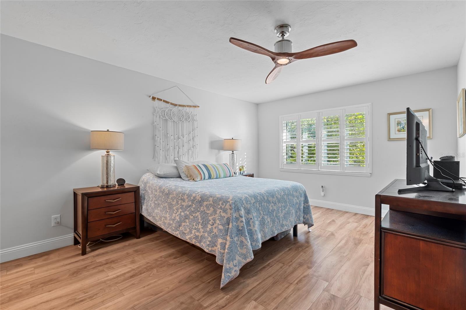 Image 14 of 37 For 10152 Regal Drive