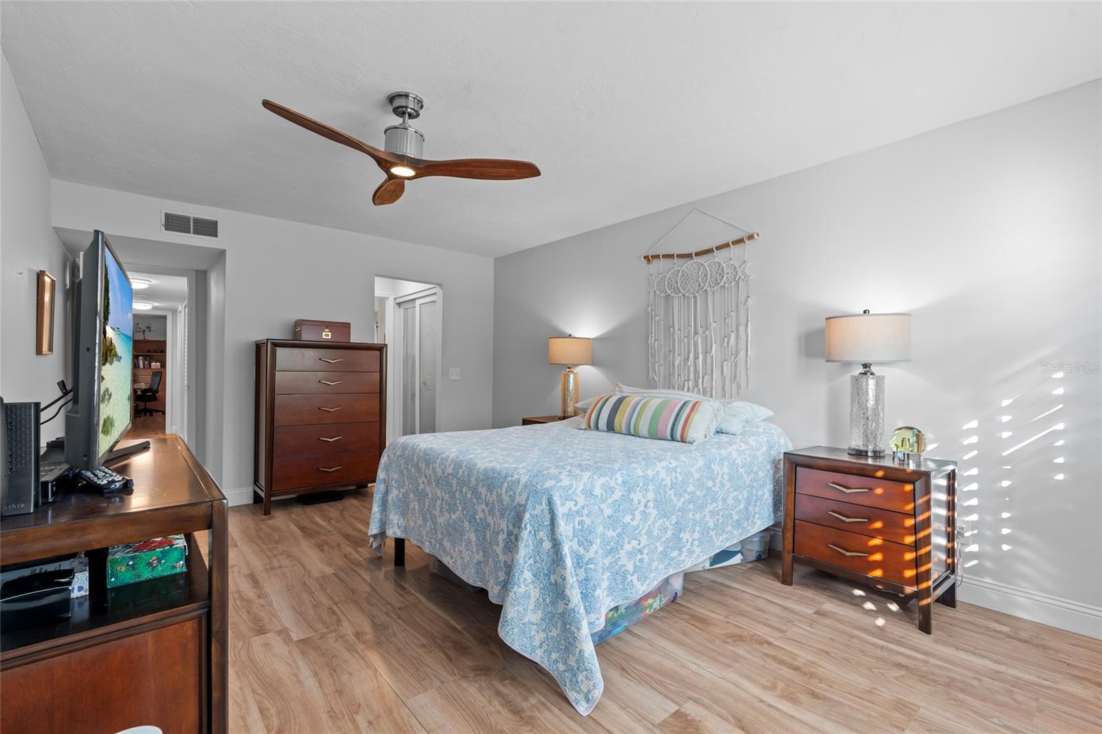 Image 15 of 37 For 10152 Regal Drive