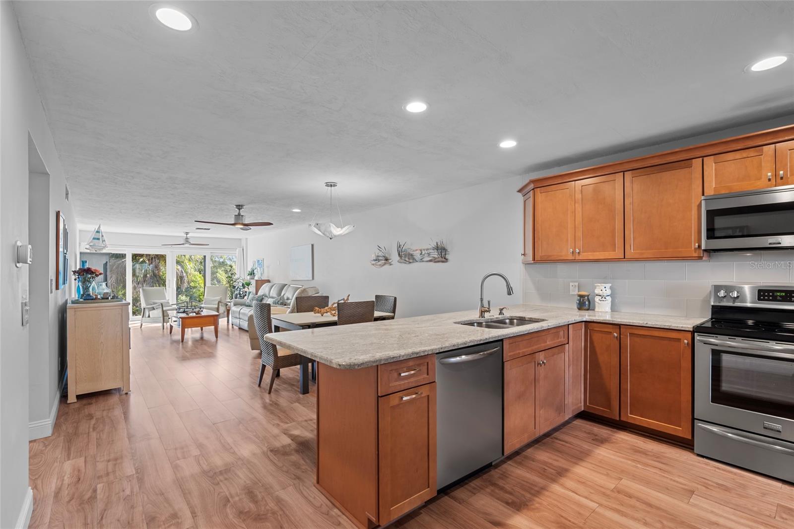 Image 4 of 37 For 10152 Regal Drive