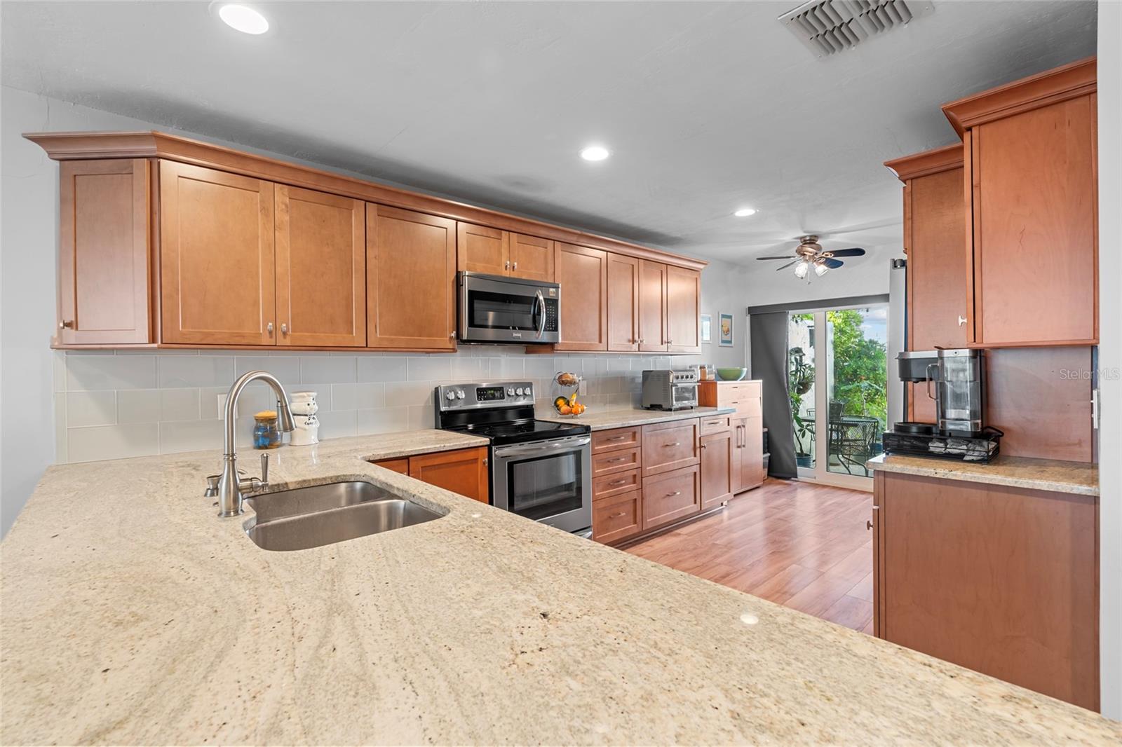 Image 7 of 37 For 10152 Regal Drive