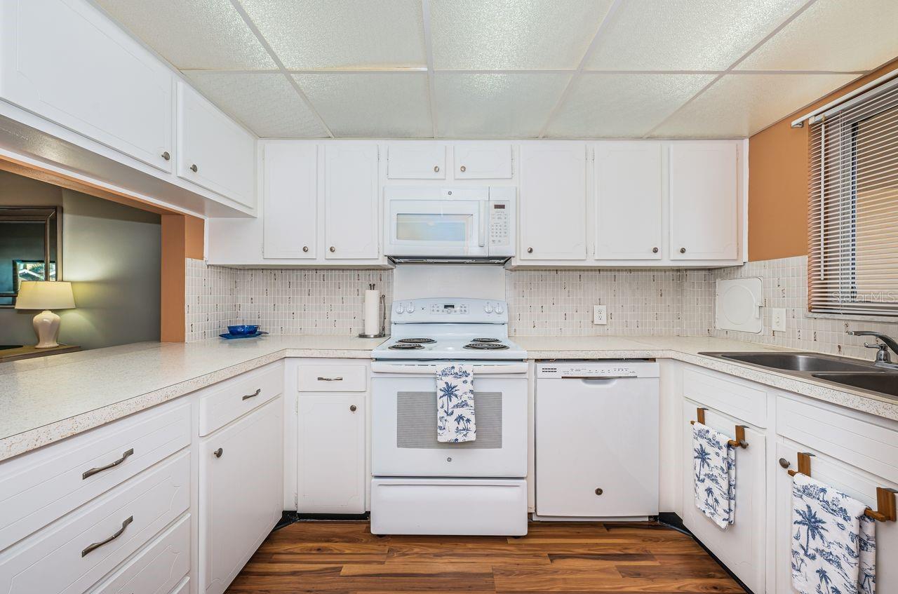 Image 4 of 55 For 1200 North Shore Drive Ne 314