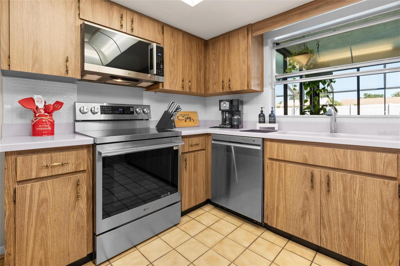 Image 11 of 57 For 14321 113th Avenue