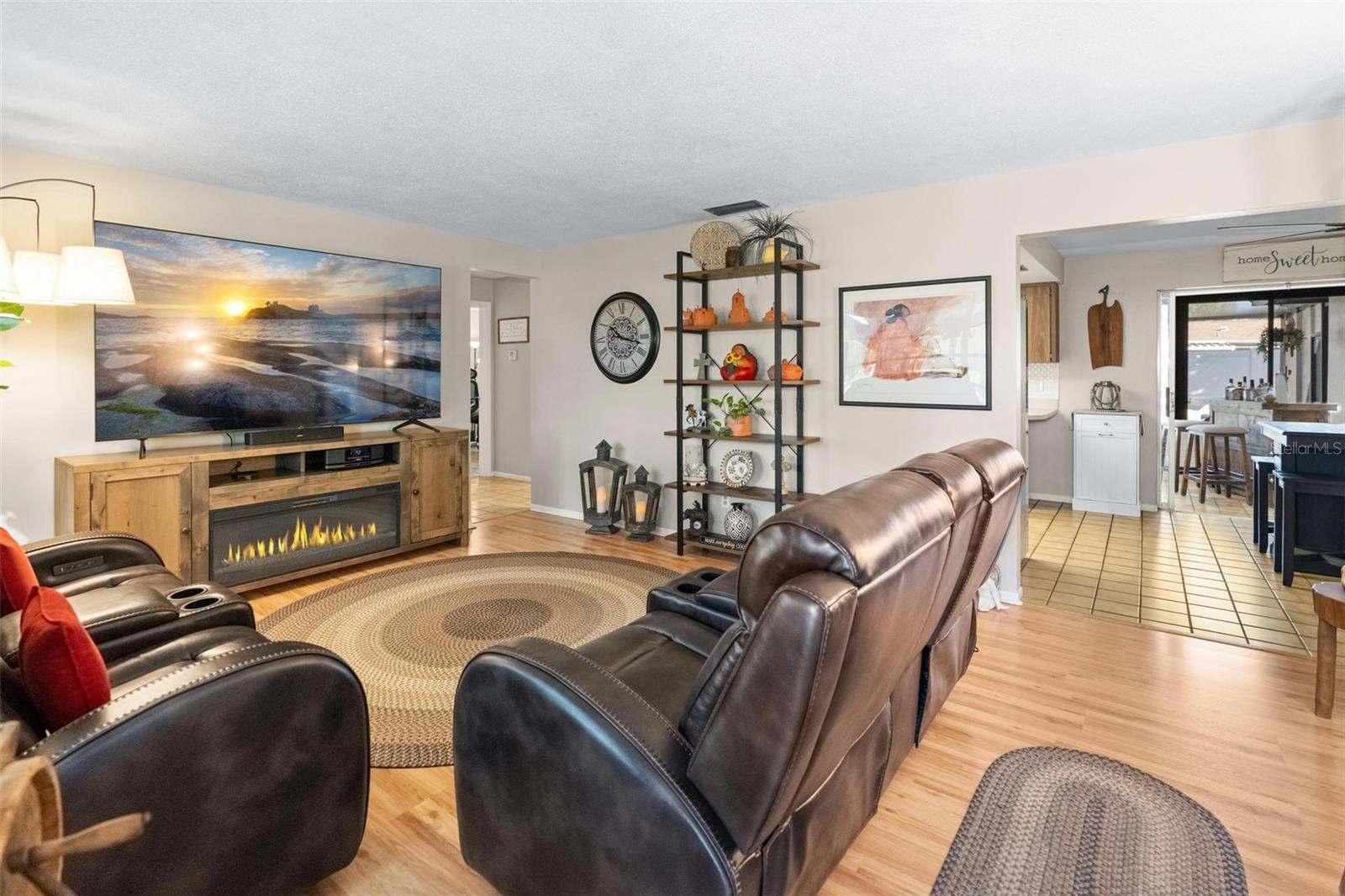 Image 6 of 57 For 14321 113th Avenue