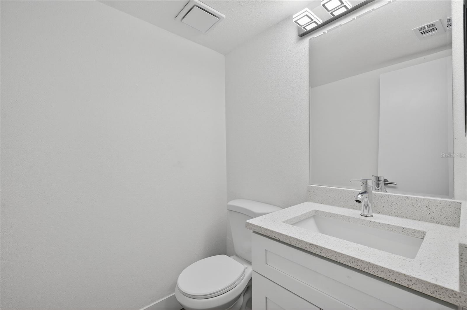 Image 13 of 60 For 10408 Rosemount Drive