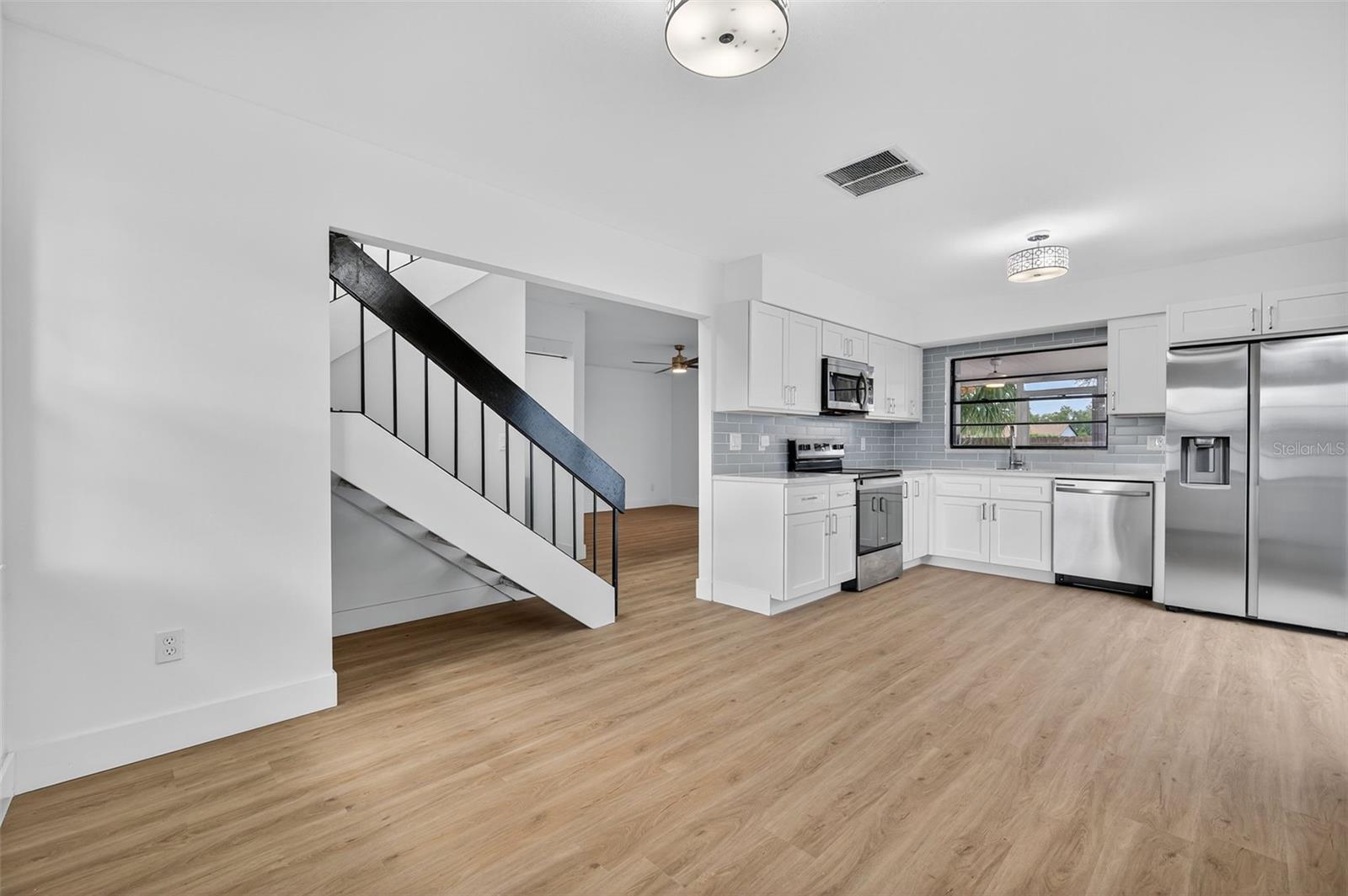 Image 14 of 60 For 10408 Rosemount Drive