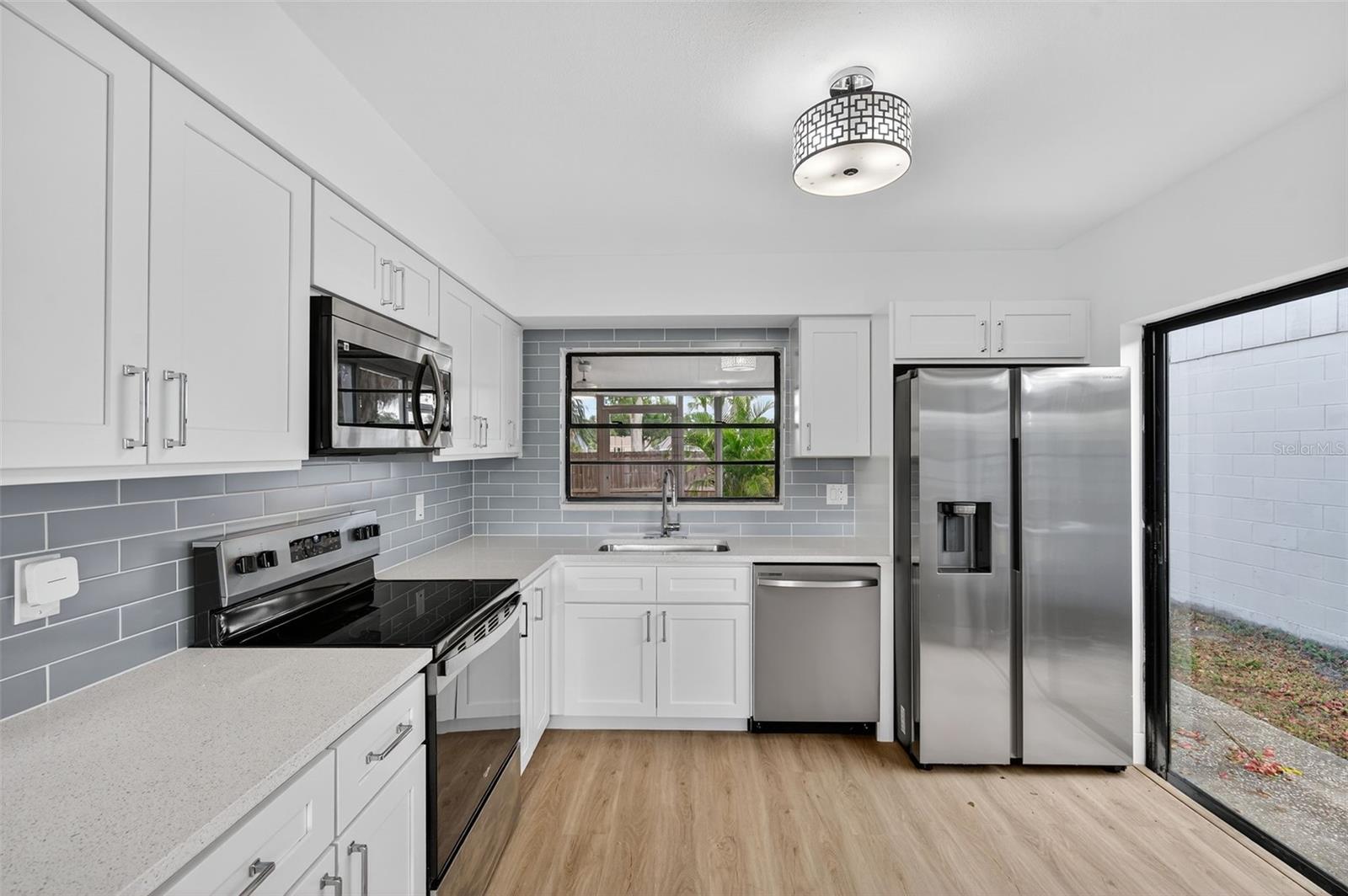 Image 17 of 60 For 10408 Rosemount Drive