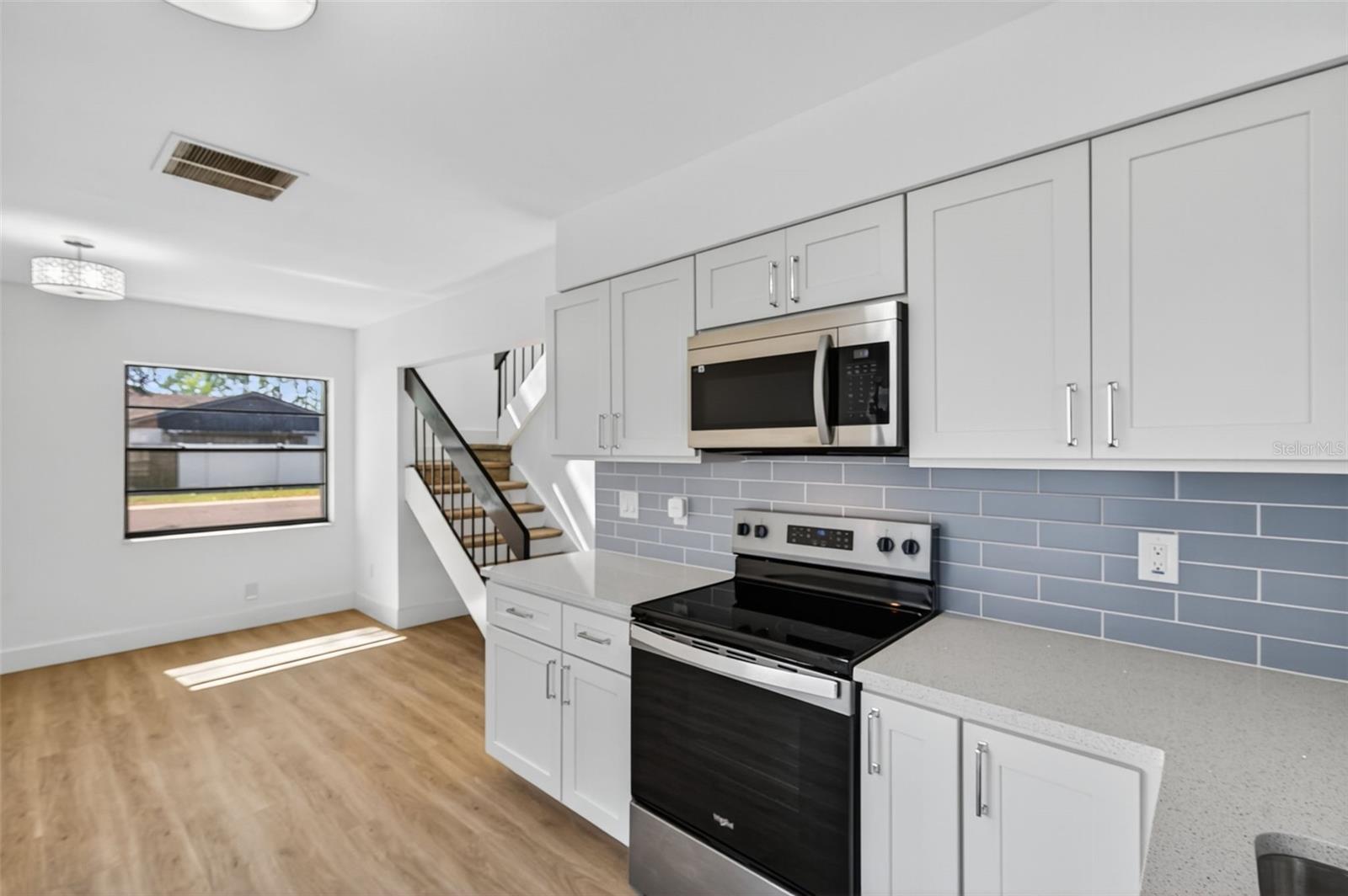 Image 20 of 60 For 10408 Rosemount Drive