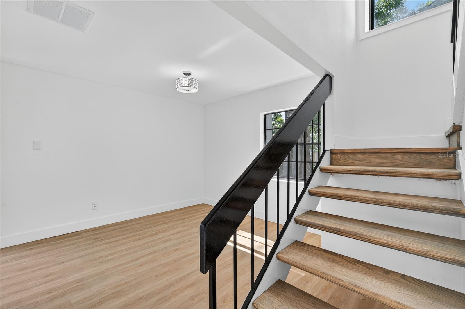 Image 24 of 60 For 10408 Rosemount Drive