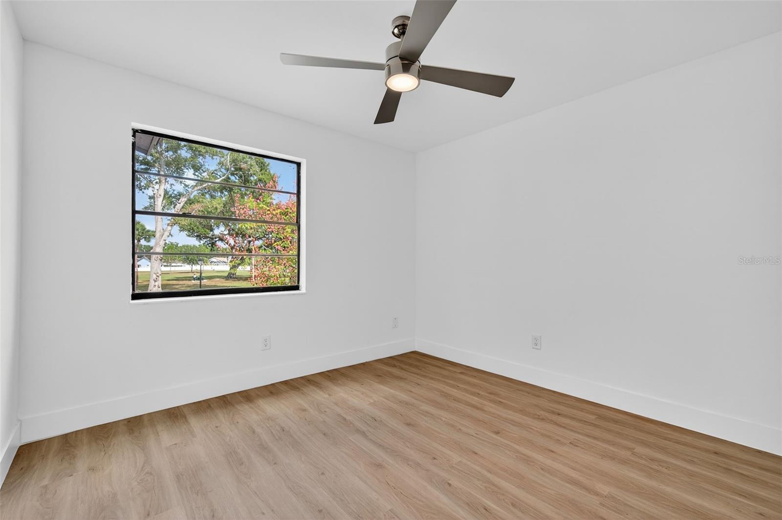 Image 29 of 60 For 10408 Rosemount Drive