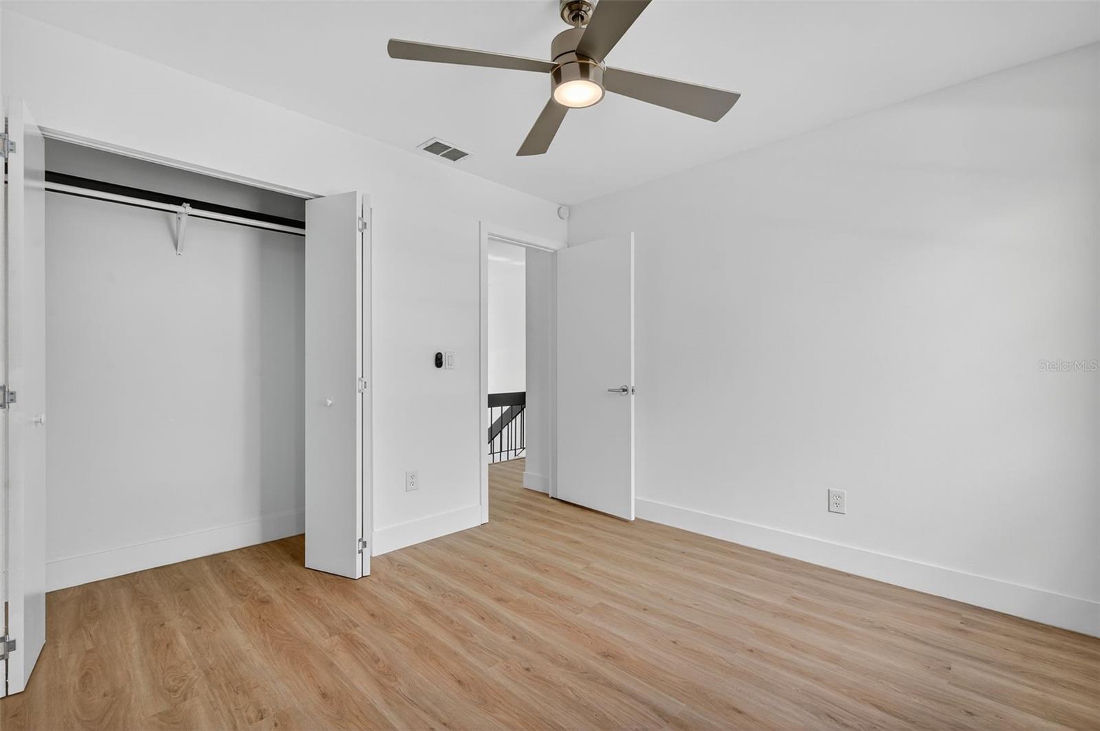 Image 32 of 60 For 10408 Rosemount Drive