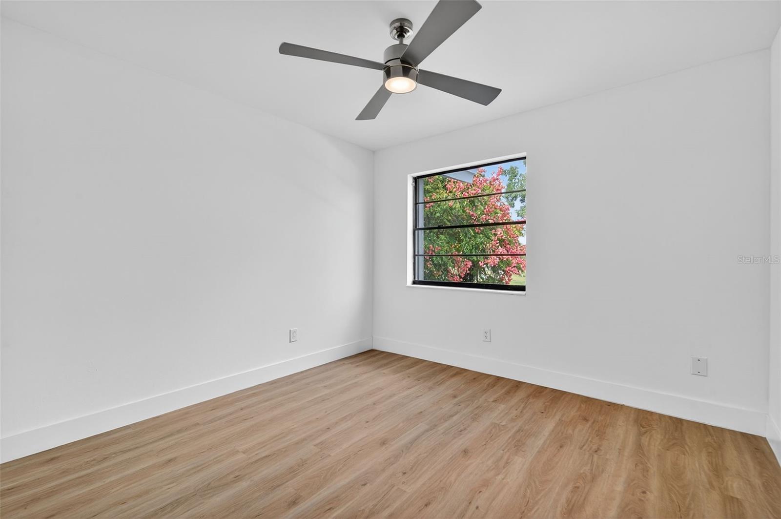 Image 33 of 60 For 10408 Rosemount Drive