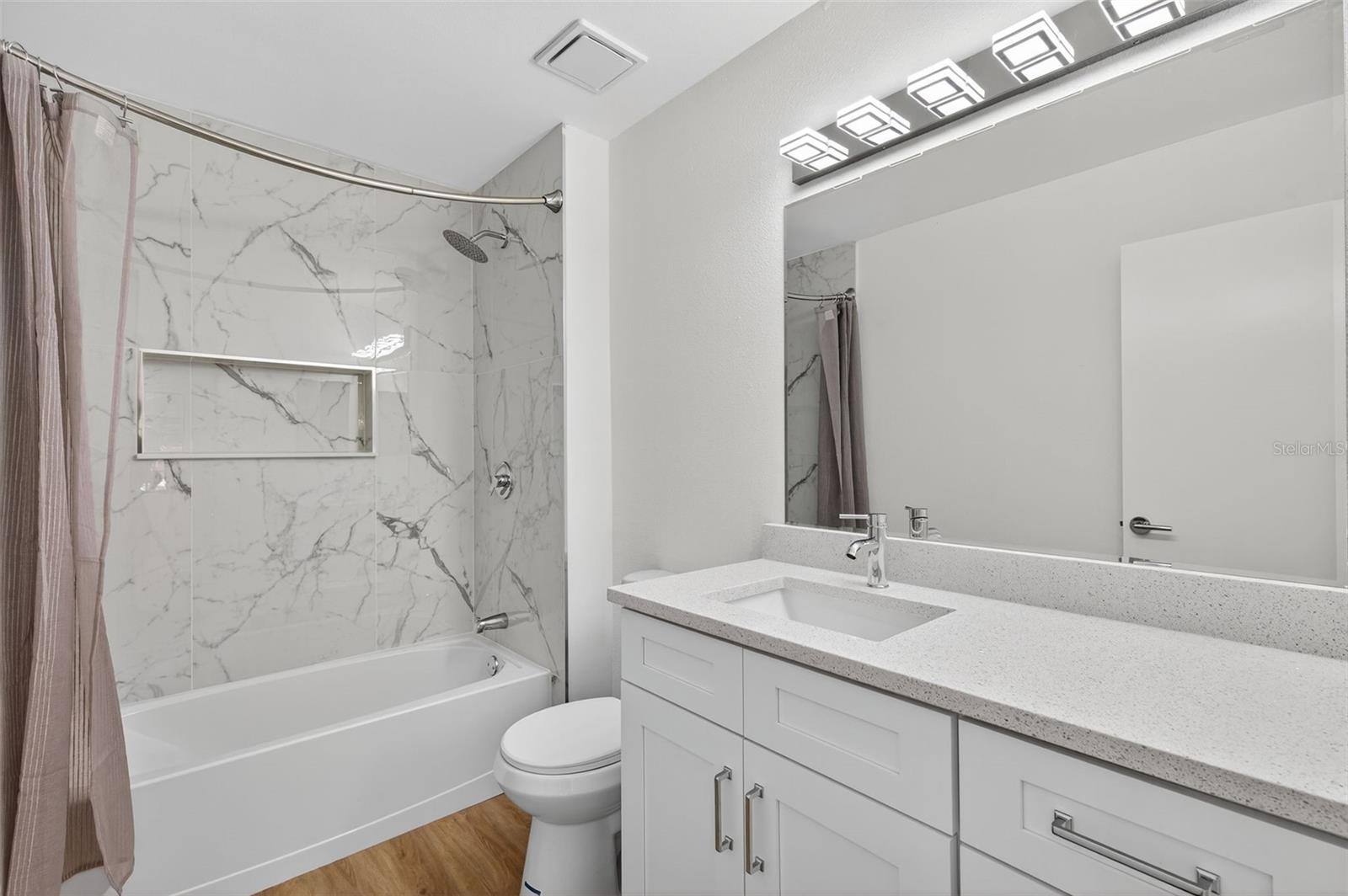 Image 35 of 60 For 10408 Rosemount Drive