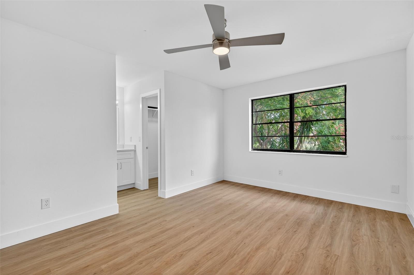 Image 37 of 60 For 10408 Rosemount Drive