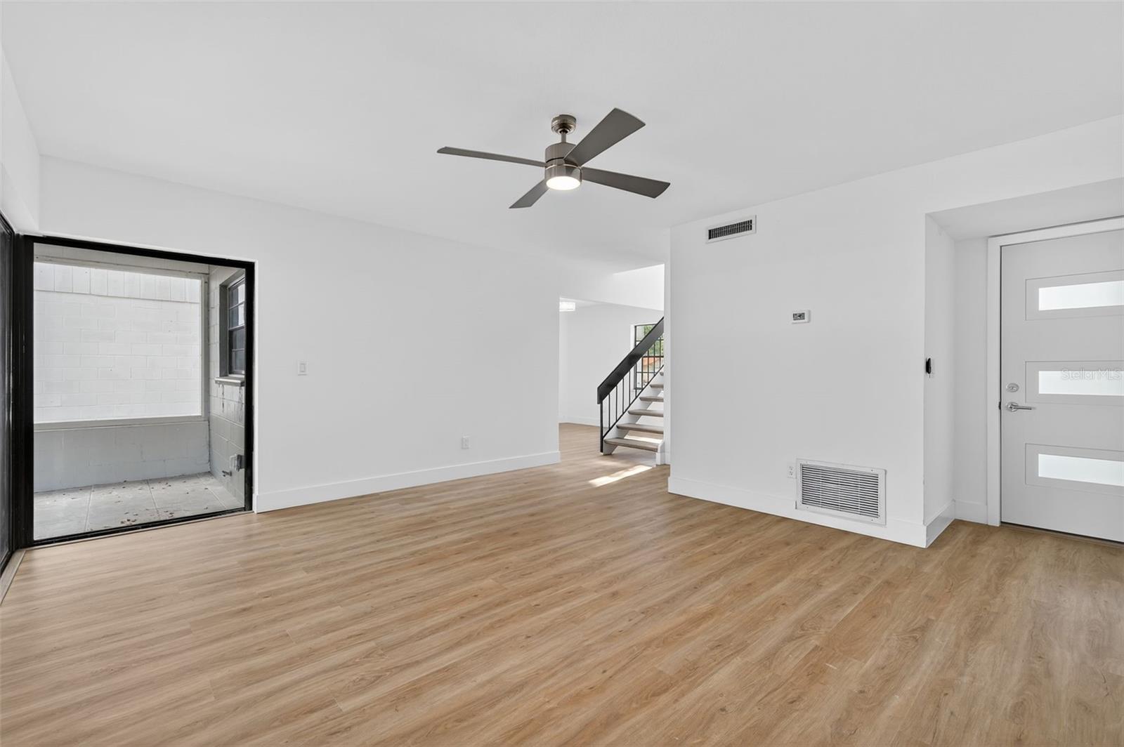 Image 7 of 60 For 10408 Rosemount Drive