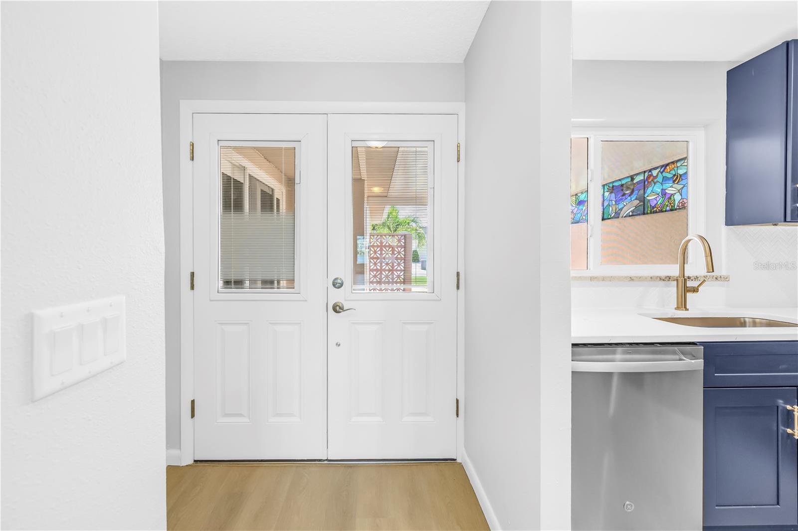 Image 10 of 87 For 433 Boca Ciega Point Boulevard S