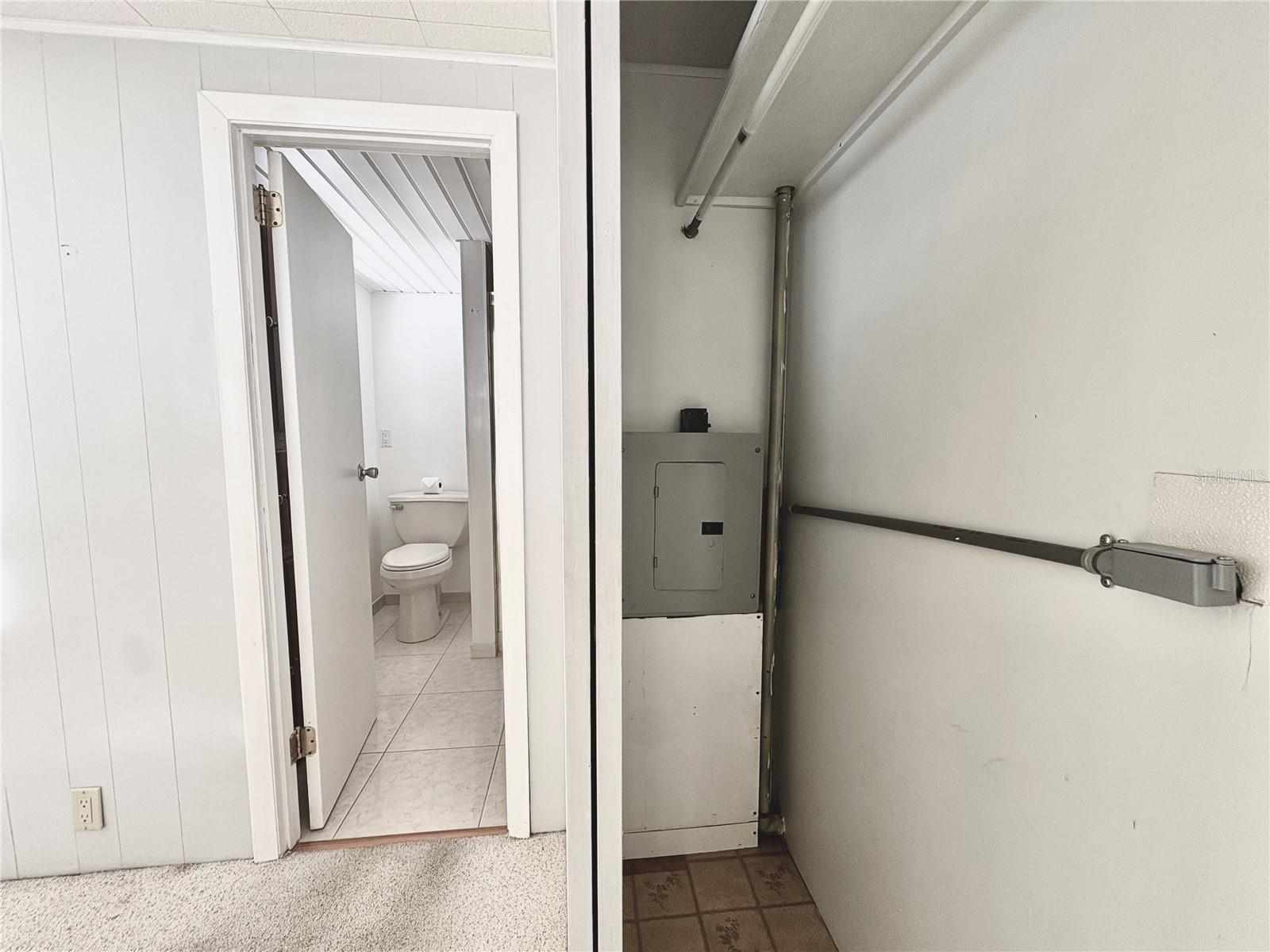 Listing photo id 19 for 440 Denice Drive