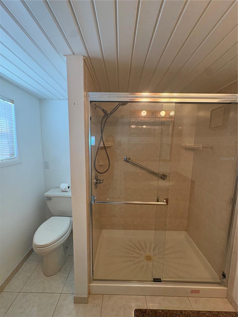 Listing photo id 21 for 440 Denice Drive