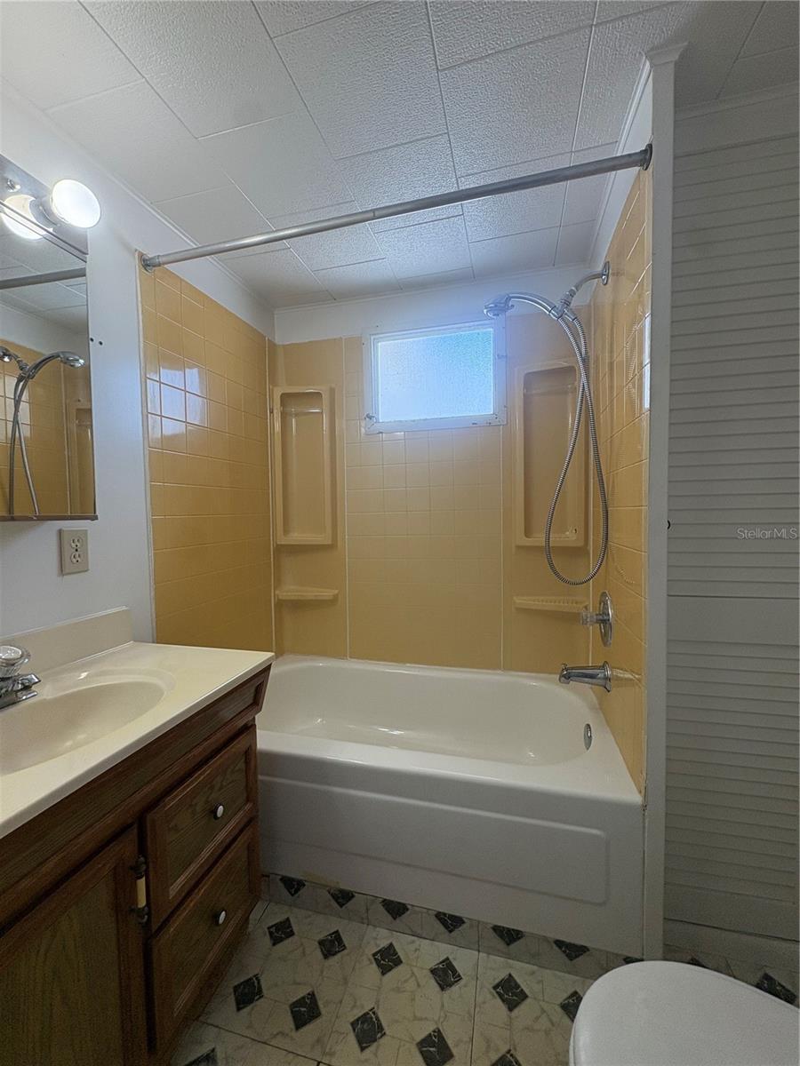 Listing photo id 28 for 440 Denice Drive